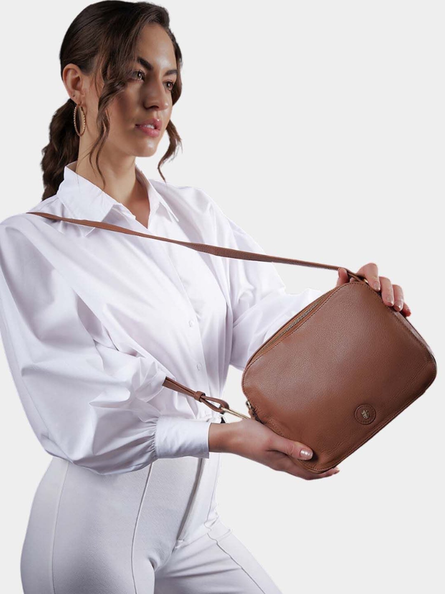 Tortoise Go Everywhere Ellena Tan Solid Medium Cross Body Bag