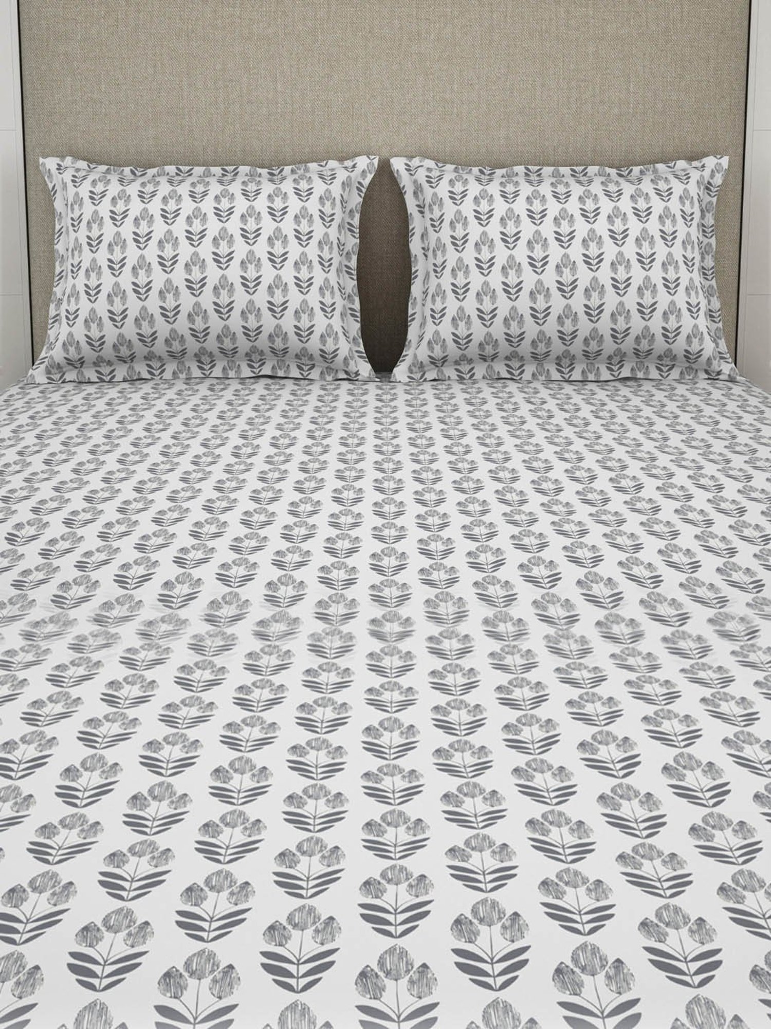Welspun Dazzle Floral White 140 TC Microfiber Double Bedsheet with 2 Pillow Covers