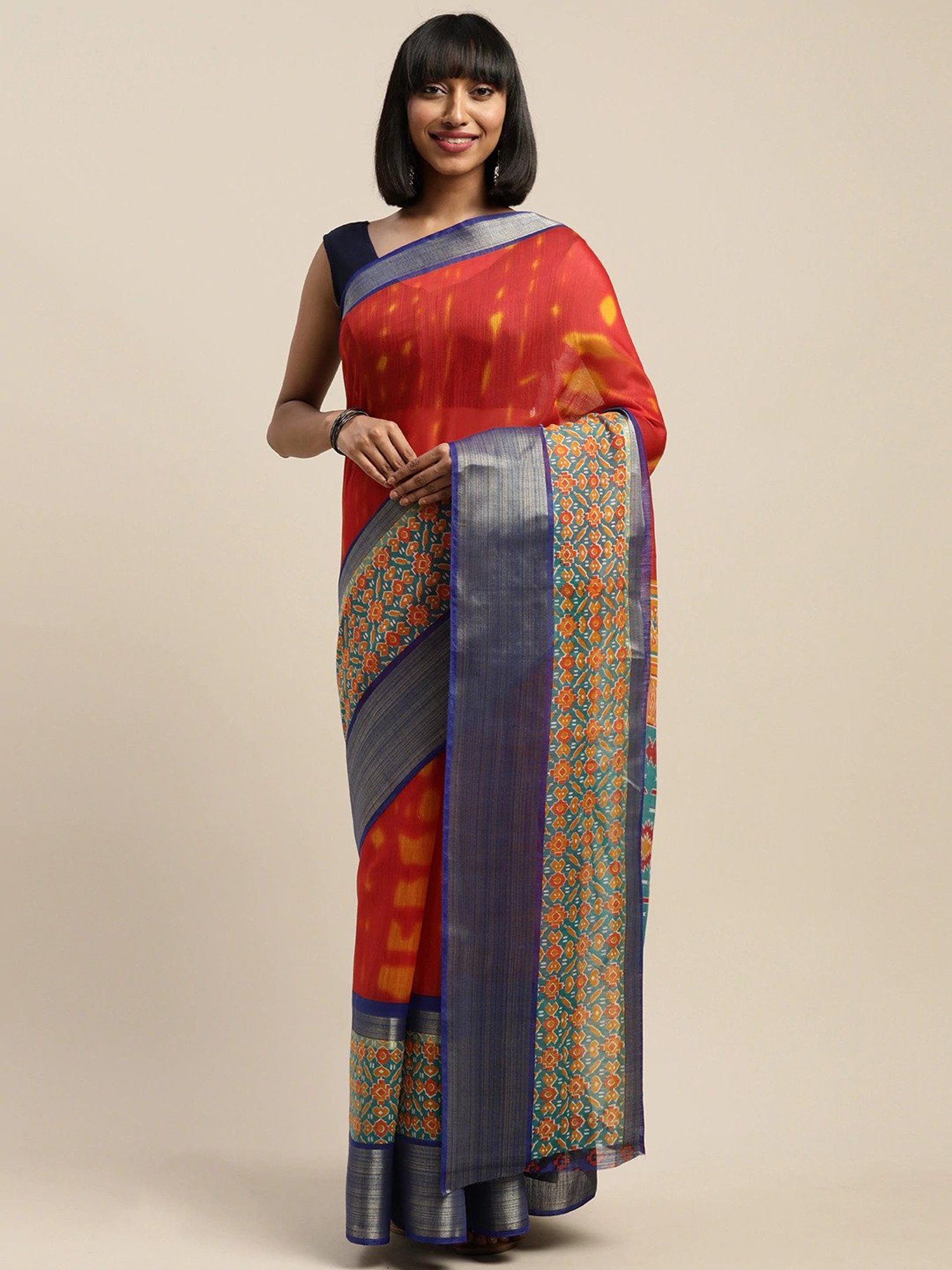 Vaamsi Red Printed Saree With Unstitched Blouse