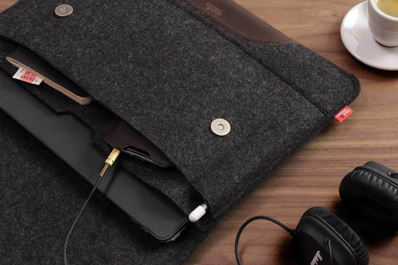 Pack & Smooch Hampshire Pro 12.9 + Keyboard | 100% German Merino Wool Felt and Italian Vegetable Tanned Leather - Dark Grey/Dark Brown
