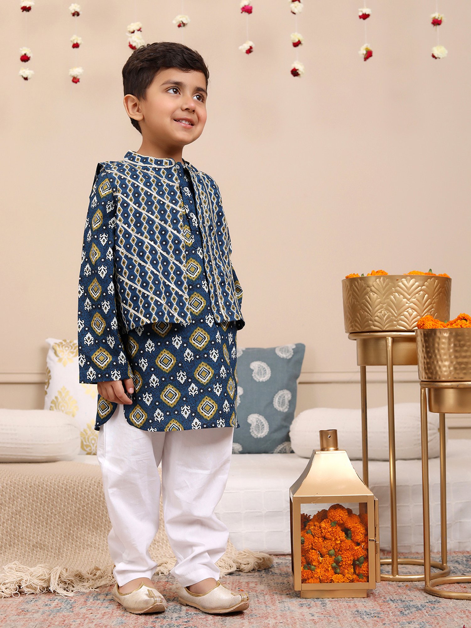 Budding Bees Boys Navy & White Printed Full Sleeves Kurta, Pyjamas & Nehru Jacket