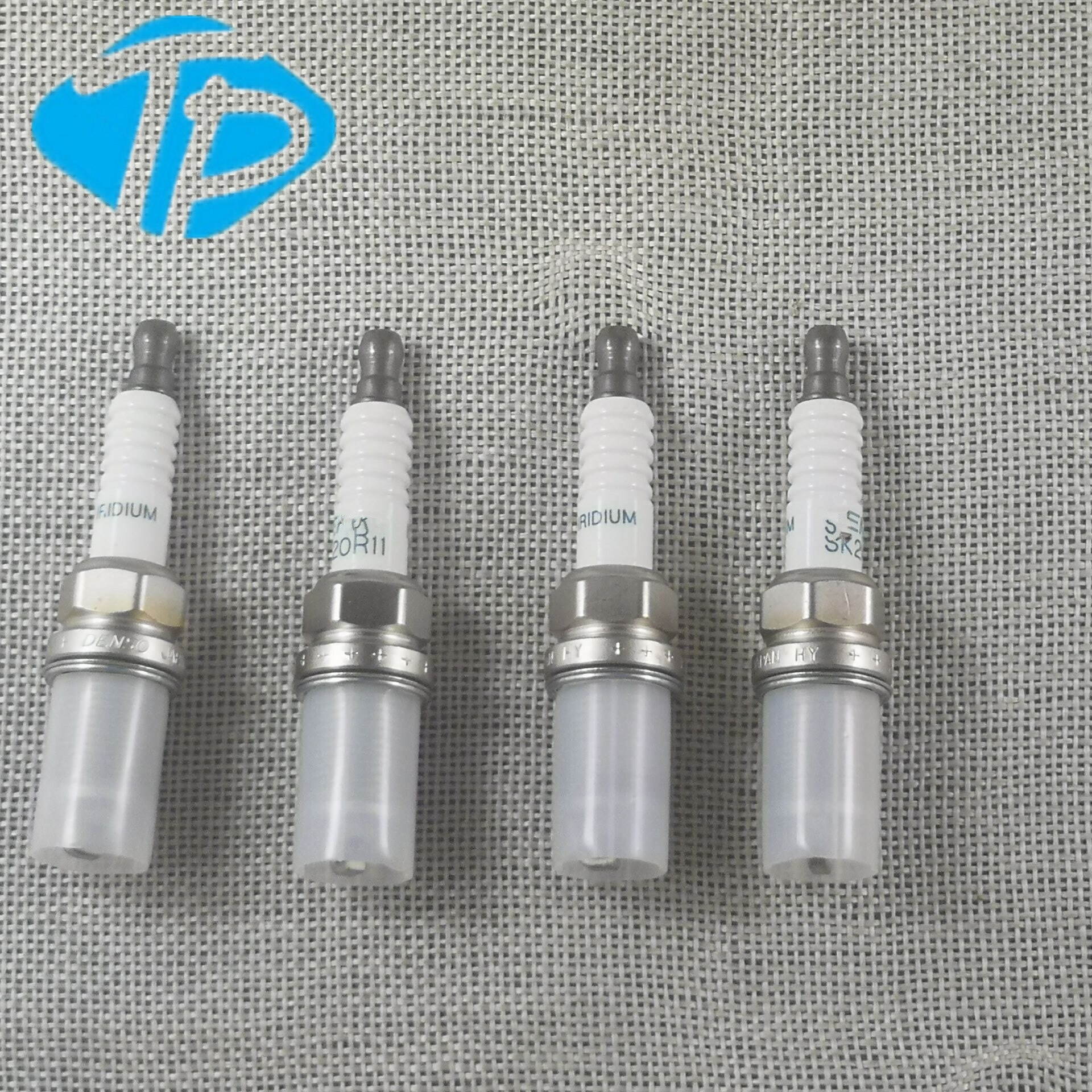18855-10080 SILZKR6B11 Spark Plugs For Hyundai i20 i30 CW ix20 Kia Carens III 18855 10080 SILZKR6B-11 1885510080