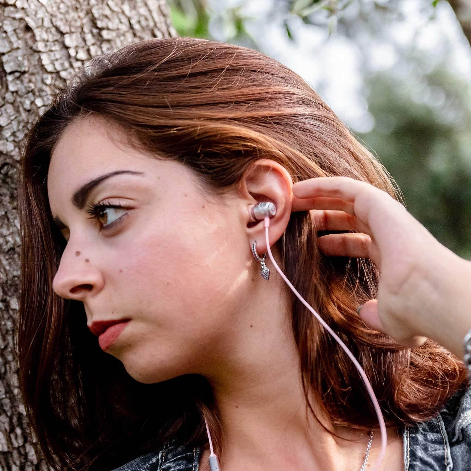 LUDOS Clamor Wired Earbuds in Ear Headphones with Microphone Earphones with Mic and Volume Control Memory Foam Reinforced Cable Bass Compatible with iPhone Apple iPad Computer Laptop PC