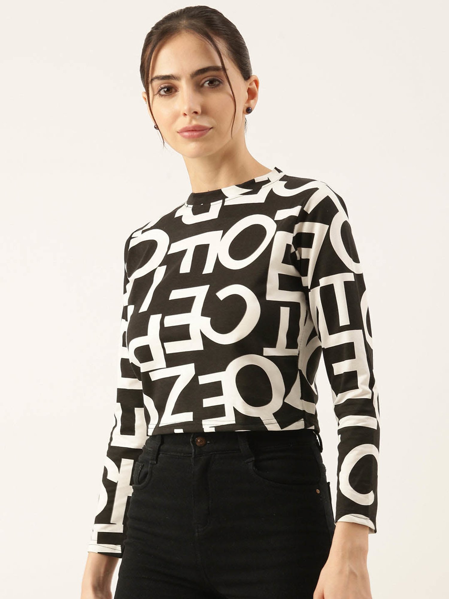 SHOWOFF Black & White Graphic Print Crop T-Shirt