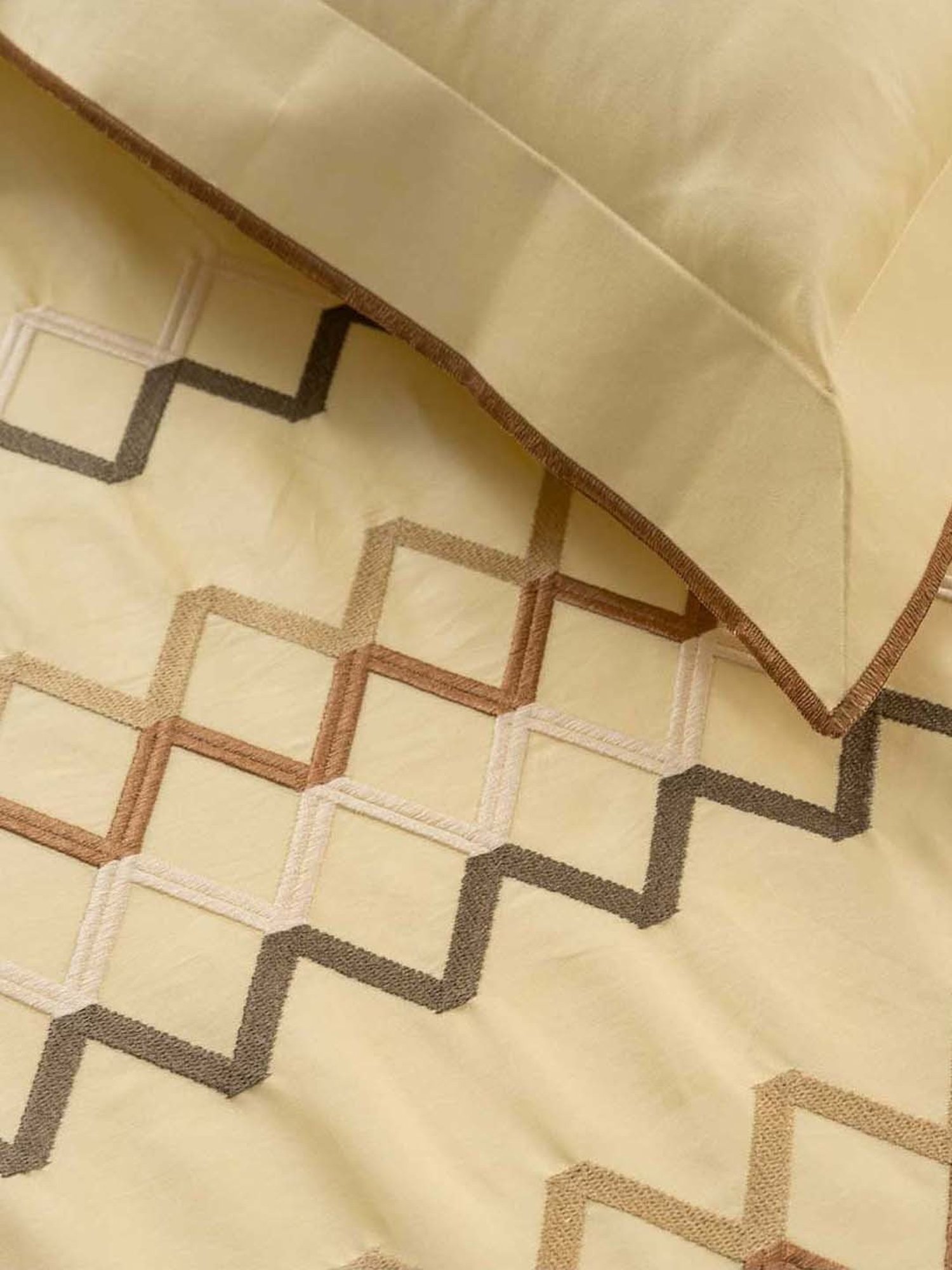 DDECOR Live Beautiful Excellence IX Yellow Cotton 210 TC King Bedsheet with 2 Pillow Covers