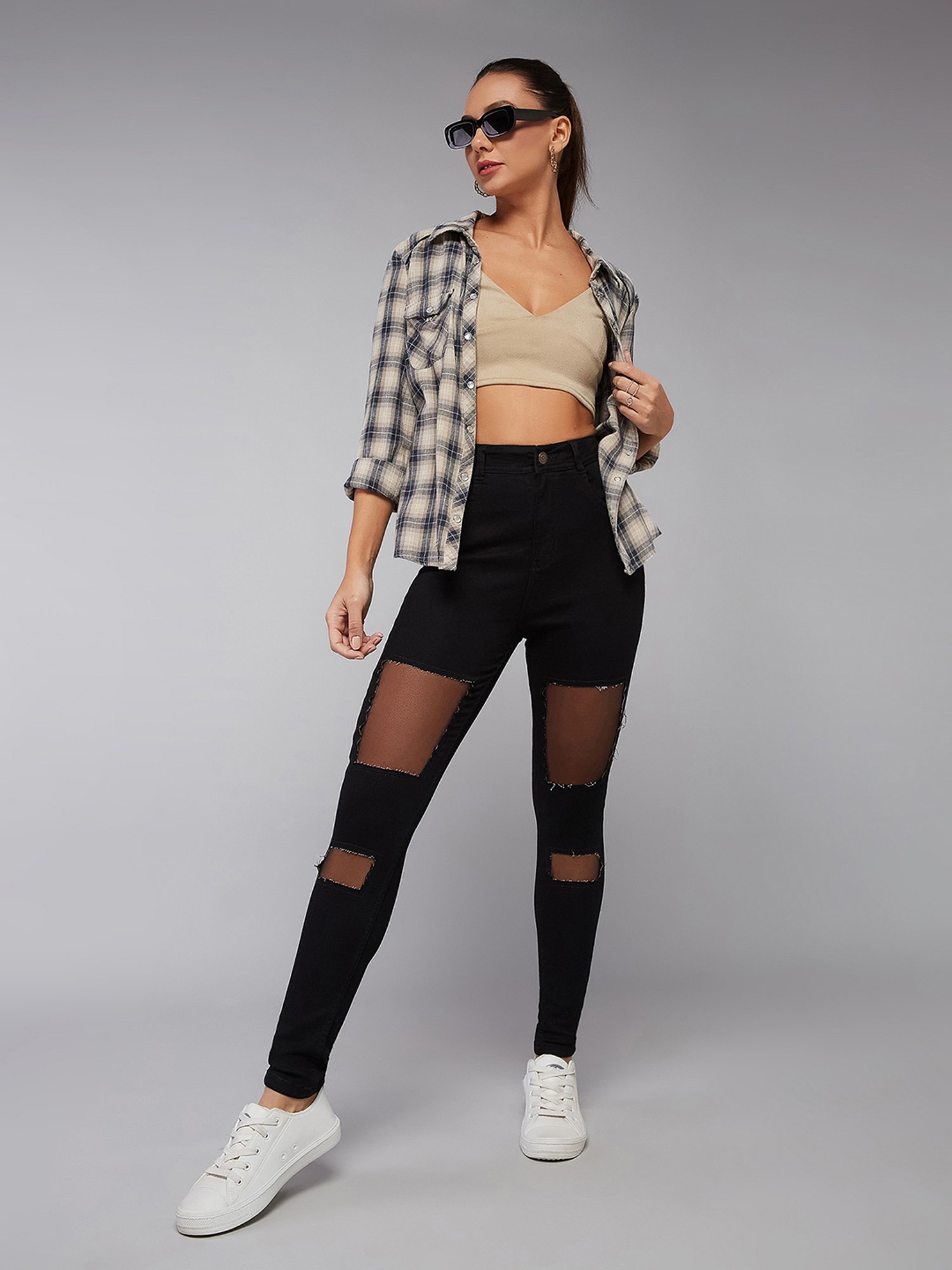 DOLCE CRUDO Black Distressed High Rise Stretchable Jeans