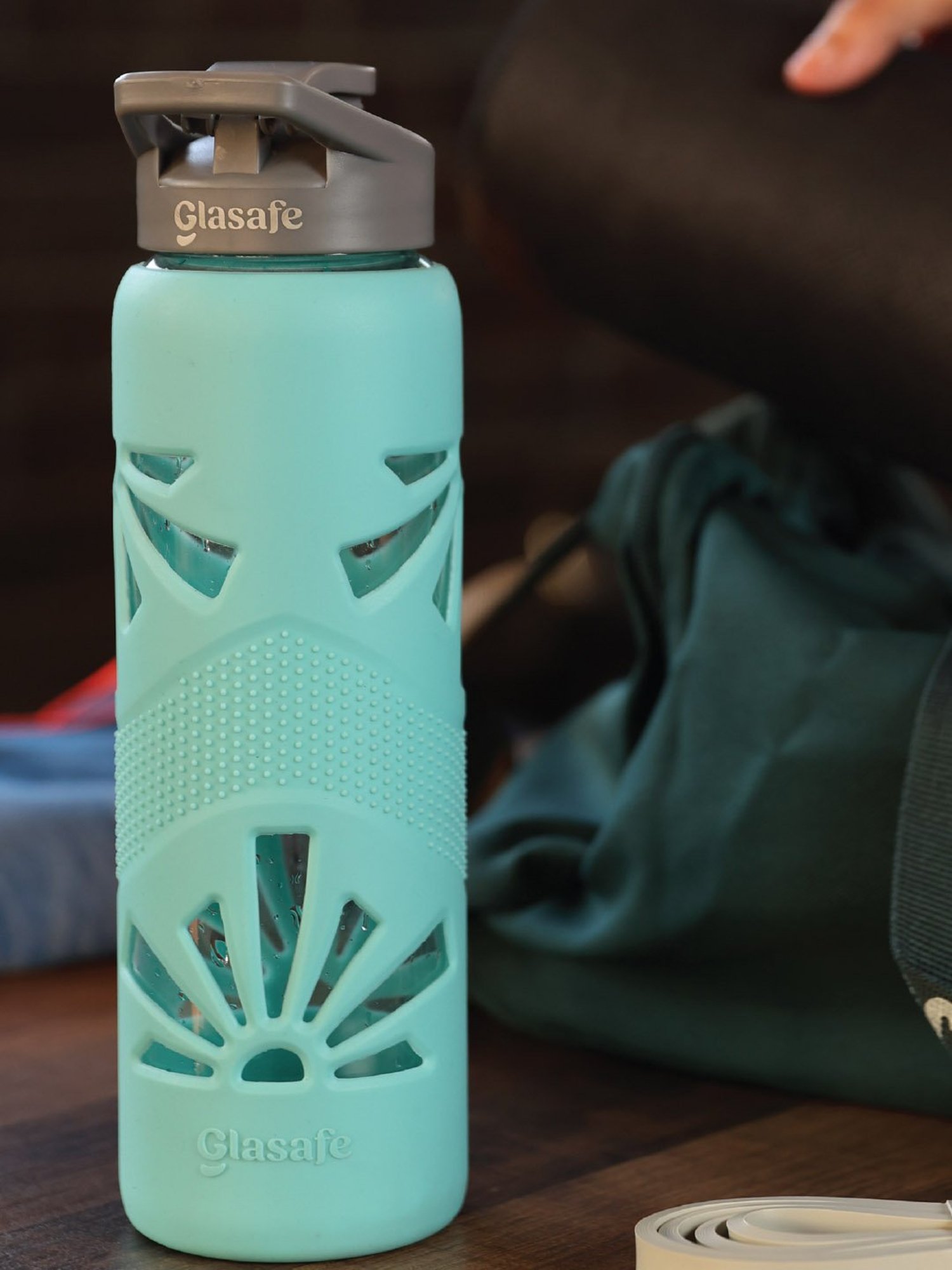 Glasafe Mellow Green Borosilicate Bottle with Protective Silicone Sleeve (750ml)