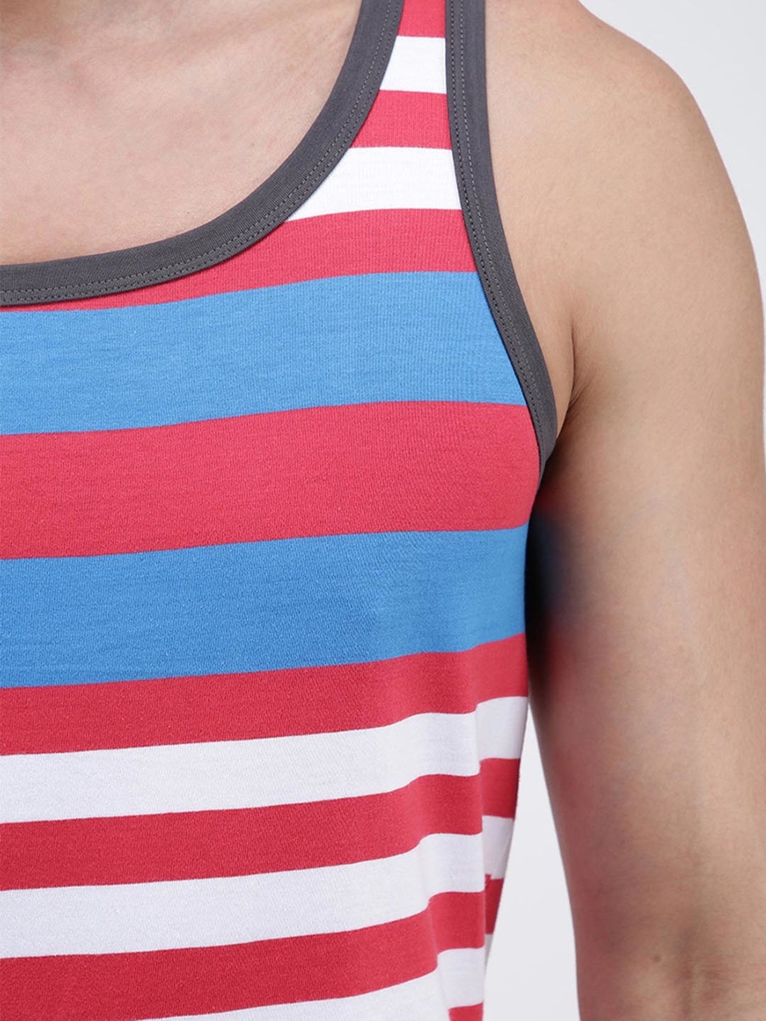 Zoiro White & Red Regular Fit Striped Vest