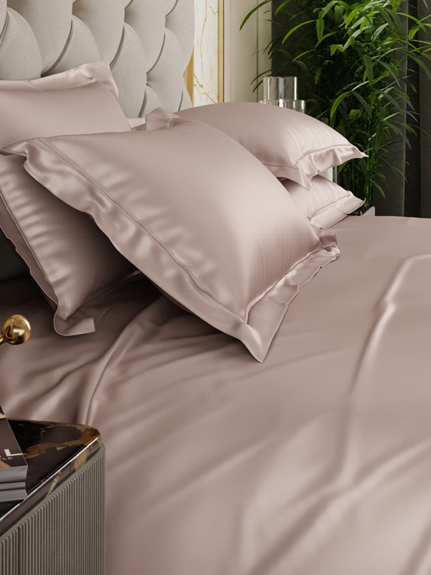 Stoa Paris Date Night Champagne Collection 300 TC Sateen Super King Bed Sheet with 4 Pillow Covers