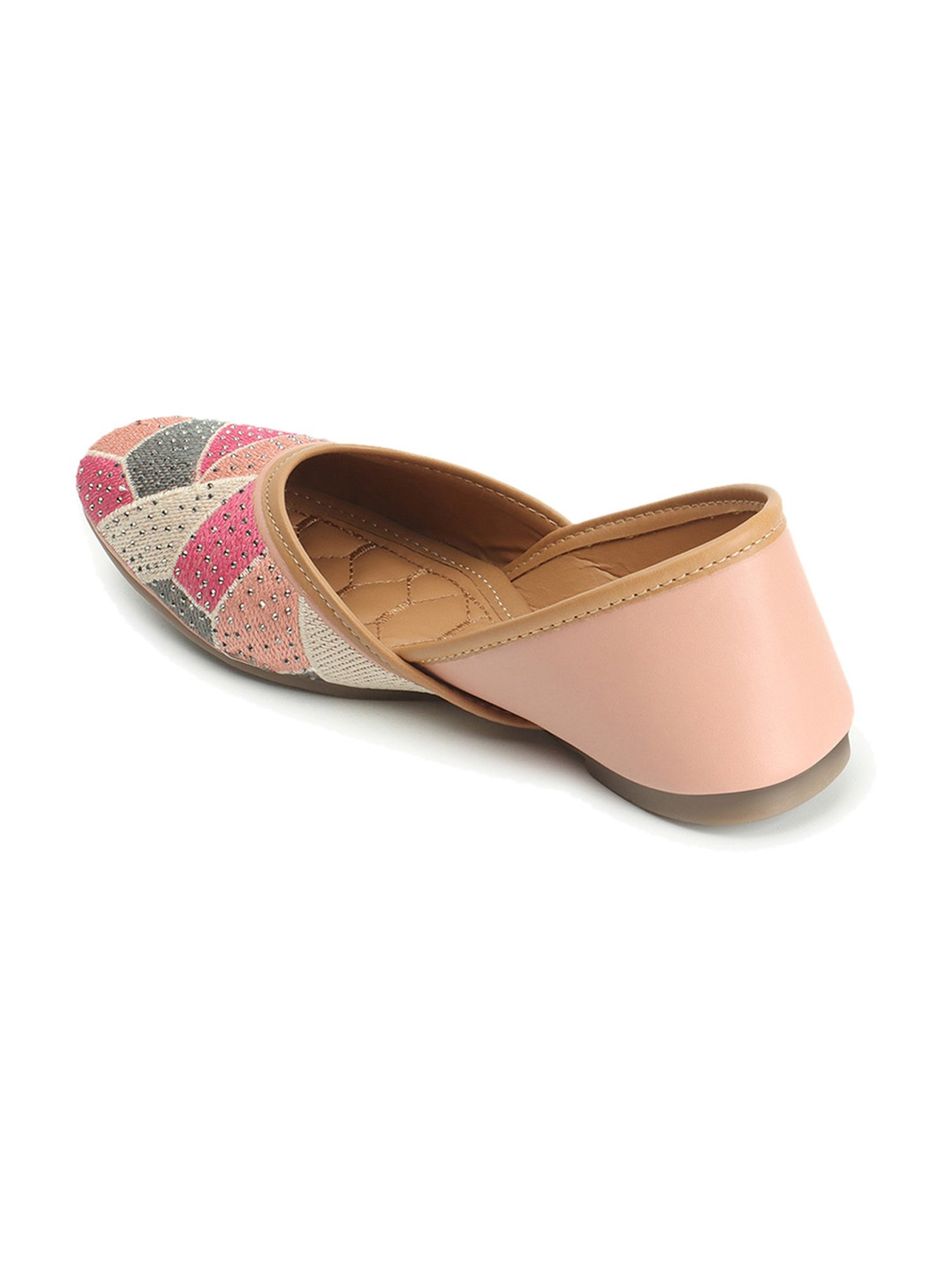 Iconics Women's Peach Ethnic Juttis