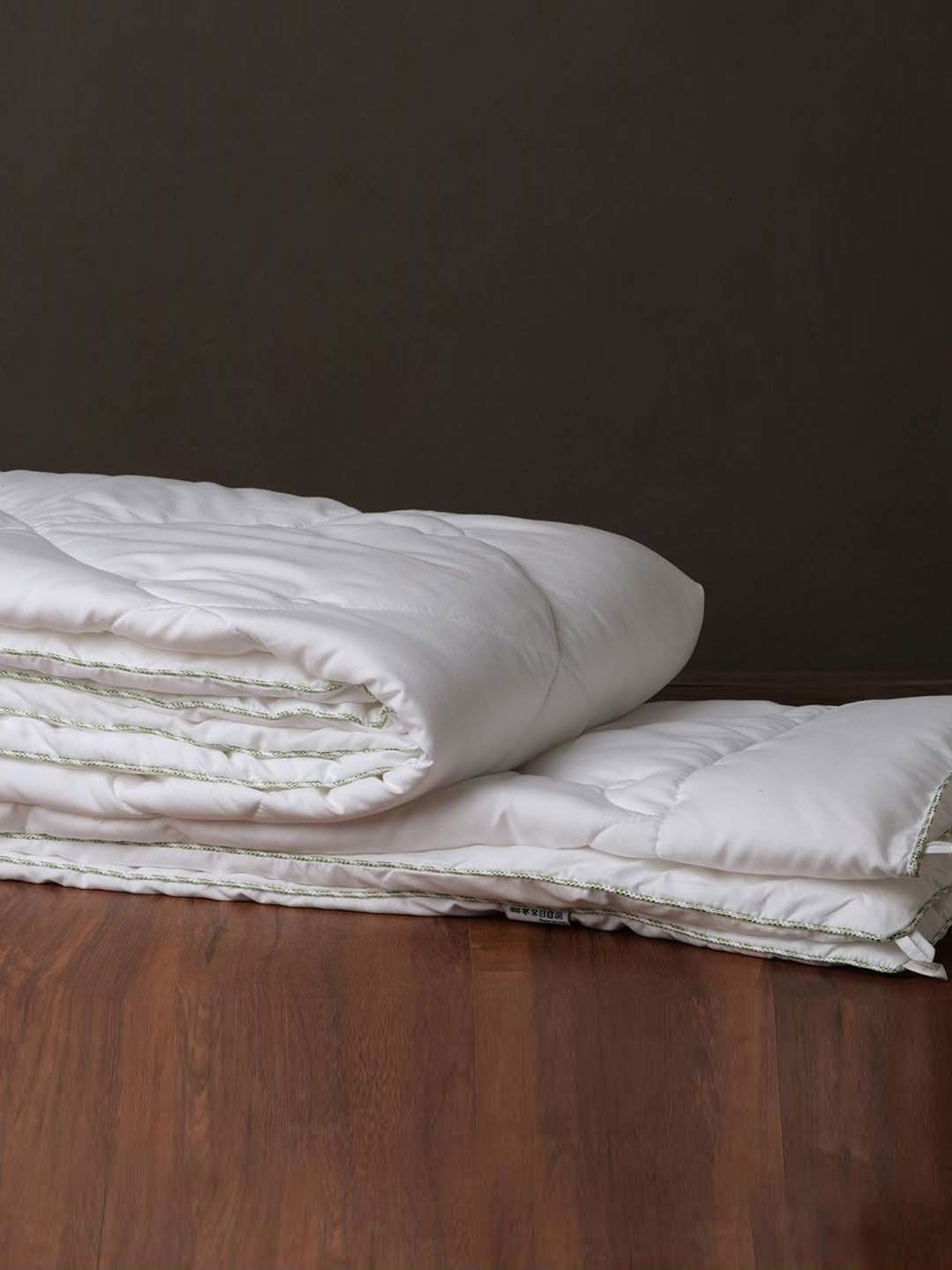 Spaces White Polyester 150 TC Bamboo Soft Single Bed Quilt Rajais