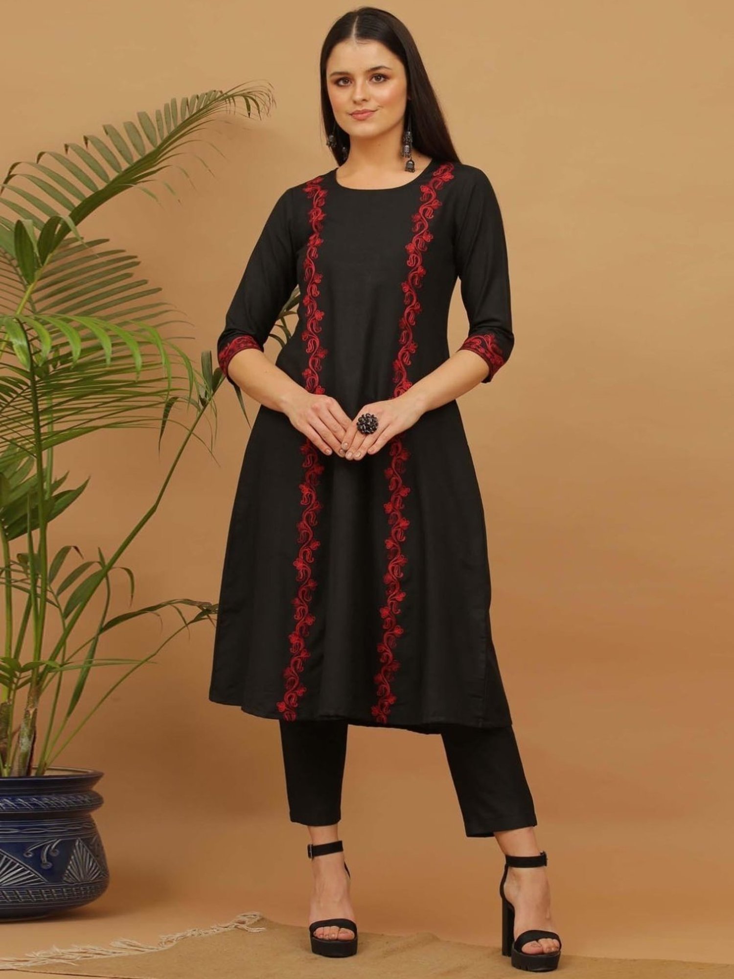 Kaanchie Nanggia Black Solid Cotton Pants