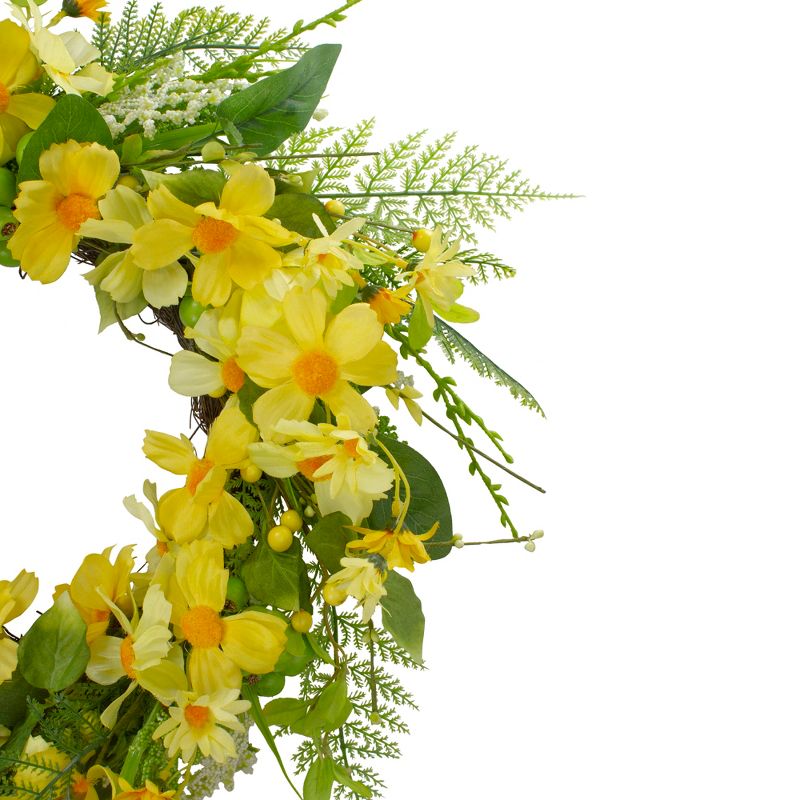 Northlight Daisy and Berry Floral Spring Wreath, Yellow and Green 23"