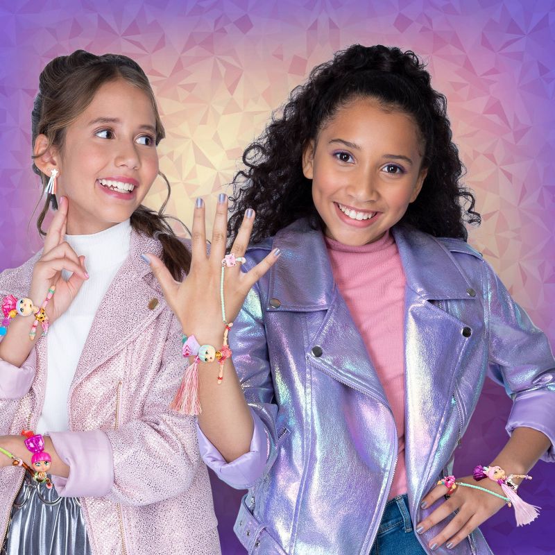 Twisty Girlz Series 2 Ebon E. Transforming Doll to Bracelet with Mystery Twisty Petz