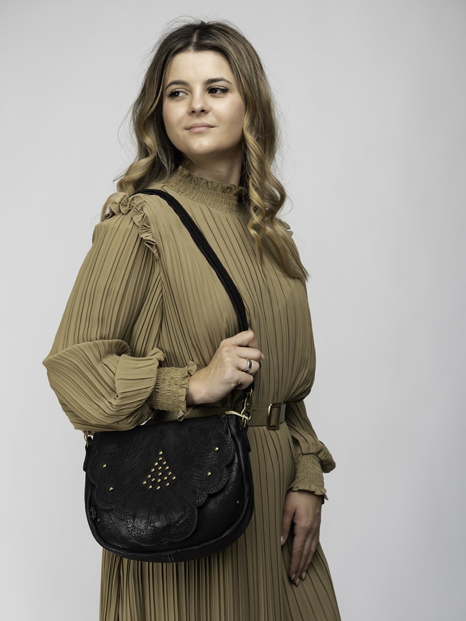 Art N Vintage Carob Black Leather Textured Small Sling Handbag