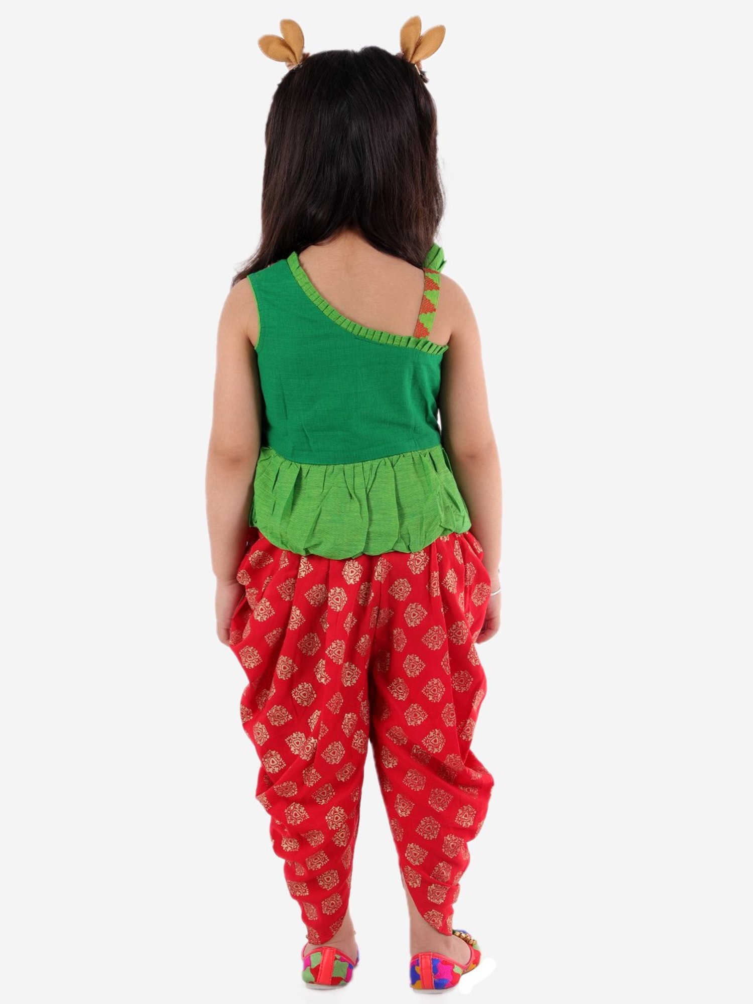 TWISHA Kids Green & Red Embellished Top with Dhoti