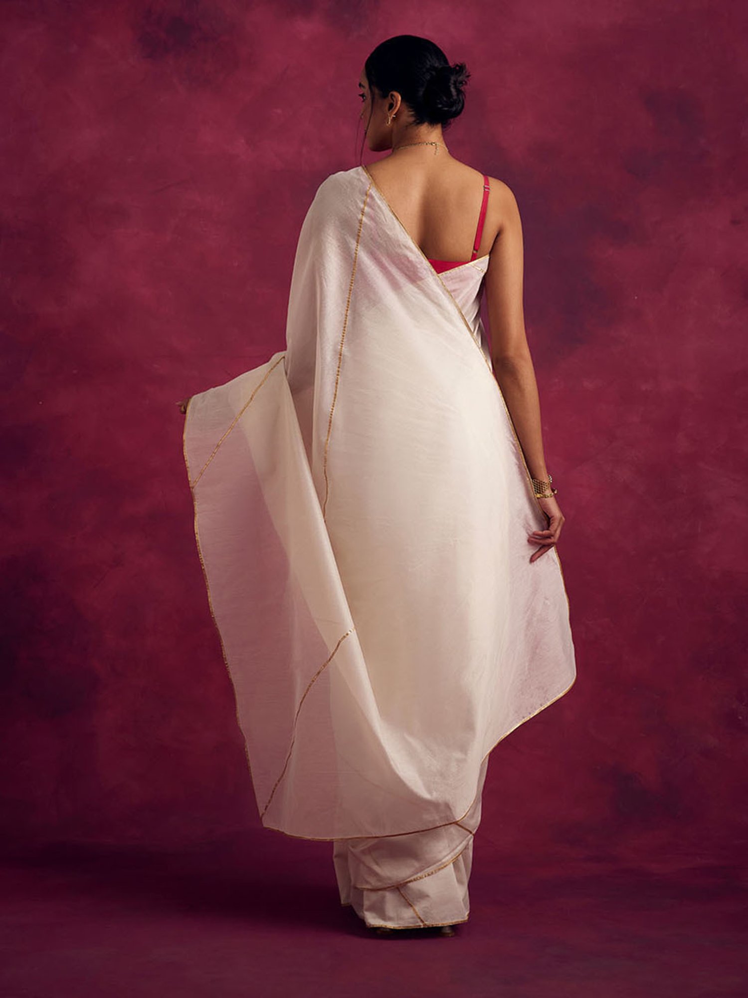 Abhishti White Woven Saree Without Blouse