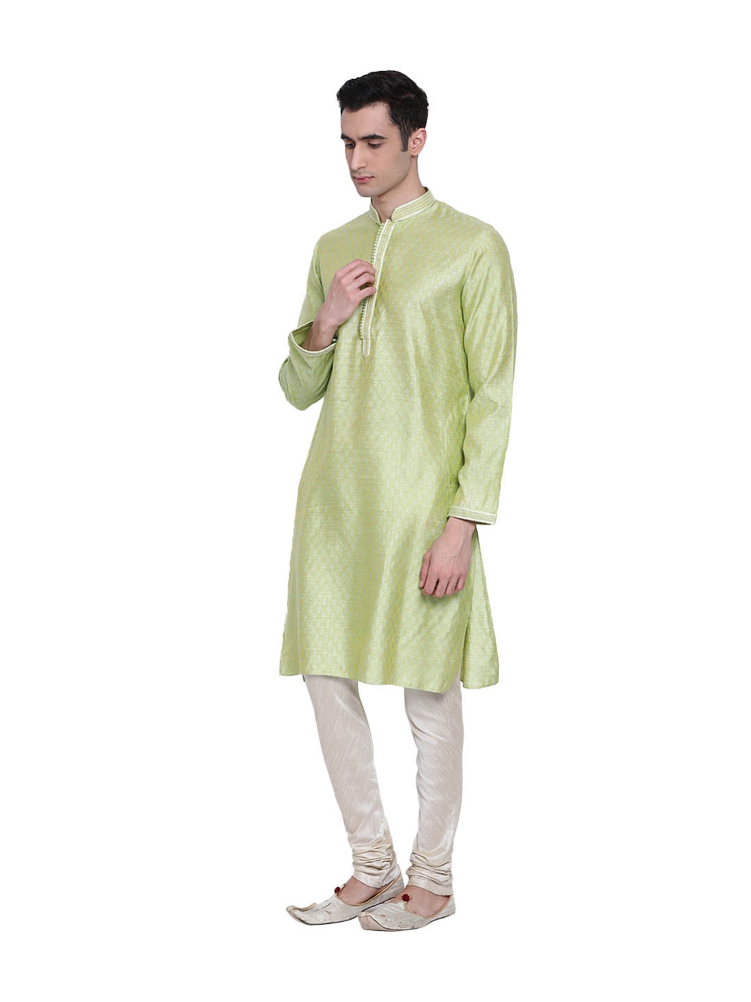 Sanwara Green Embroidered Mandarin Collar Kurta & Pyjama Set
