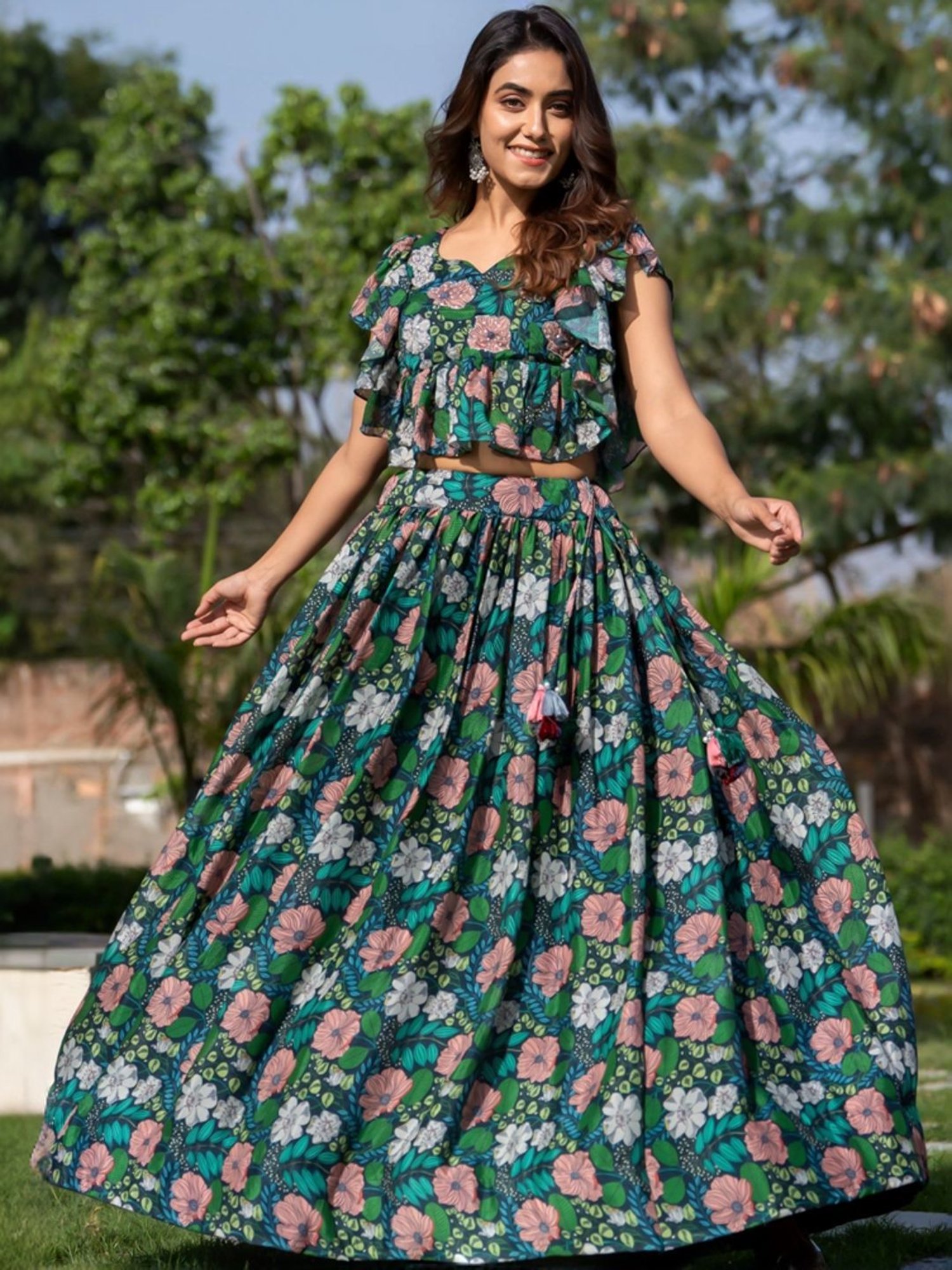 HOUSE OF JAMOTI Green Printed Crop Top Skirt Set