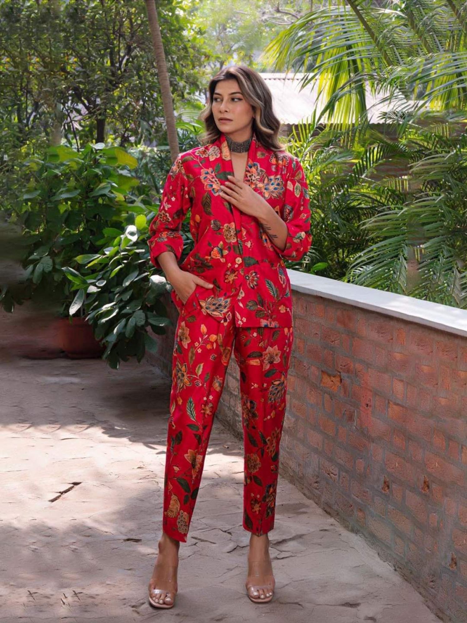 Eeshva India Red Rangaa Re Kareena Printed Blazer Jacket with Pants In Silk