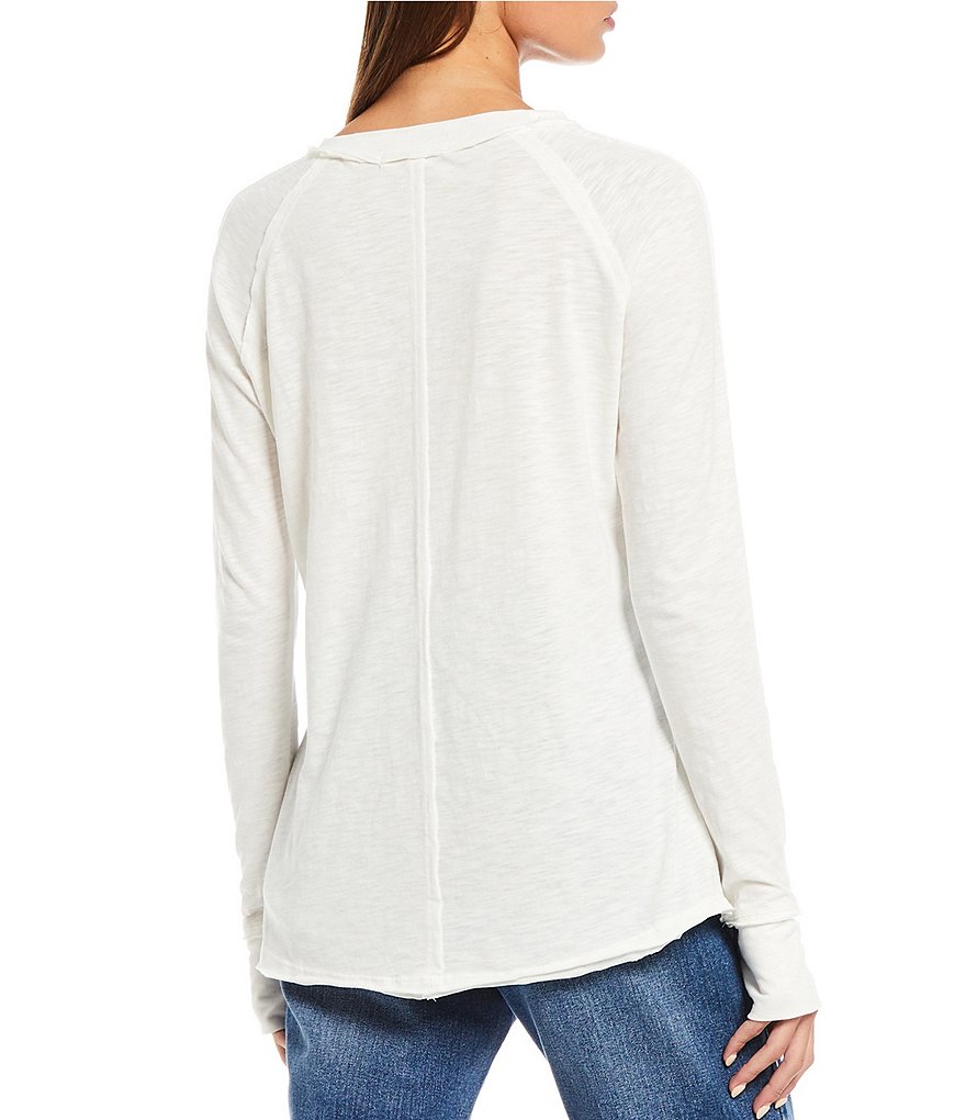 C&V Chelsea & Violet Thumbhole Long Sleeve Knit Tee