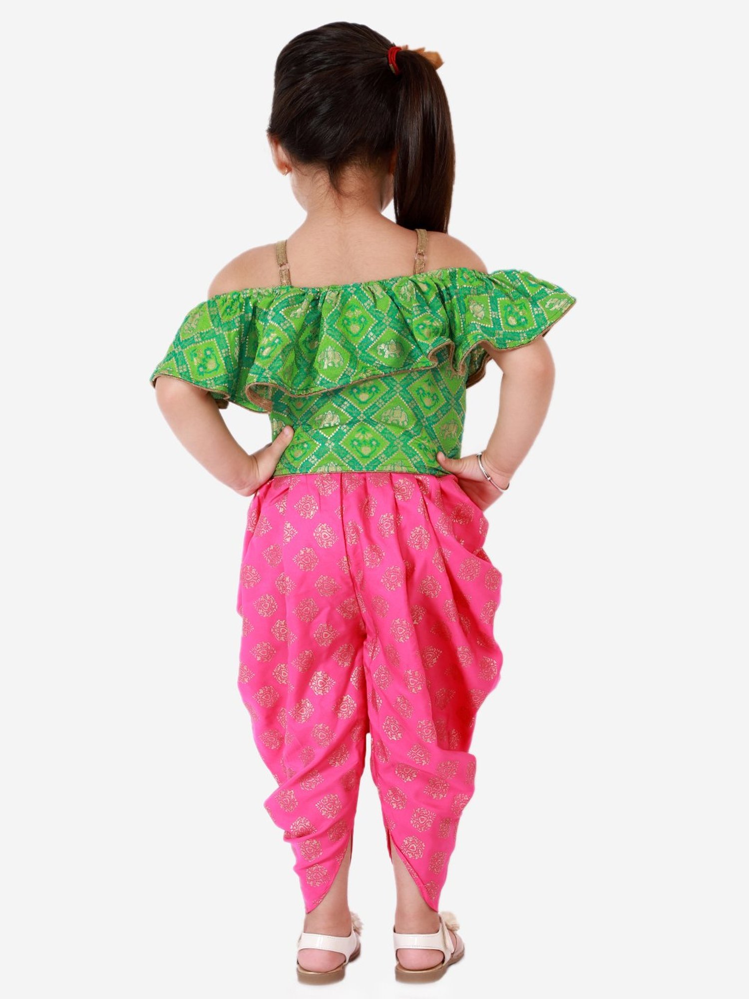 TWISHA Kids Green & Pink Self Design Top with Dhoti