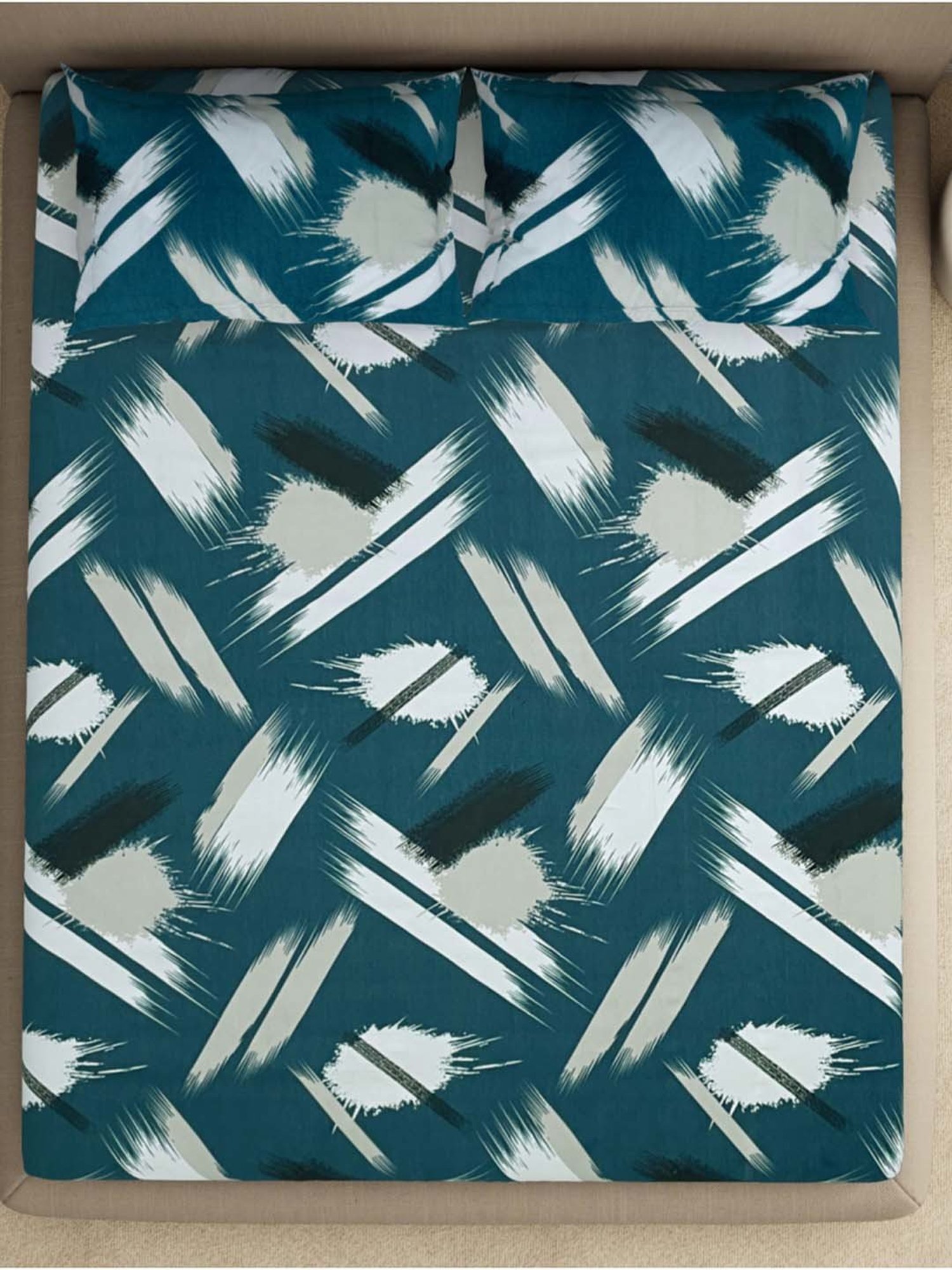 Welspun Bliss Dark Green Microfibre 120 TC Double Bedsheet with 2 Pillow Covers