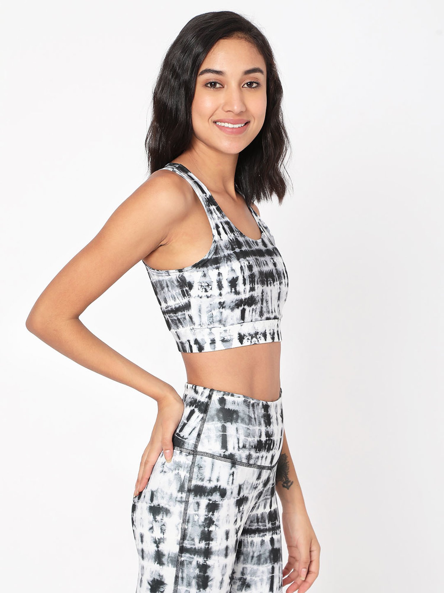 SILVERTRAQ White & Black Tie - Dye Crop Top