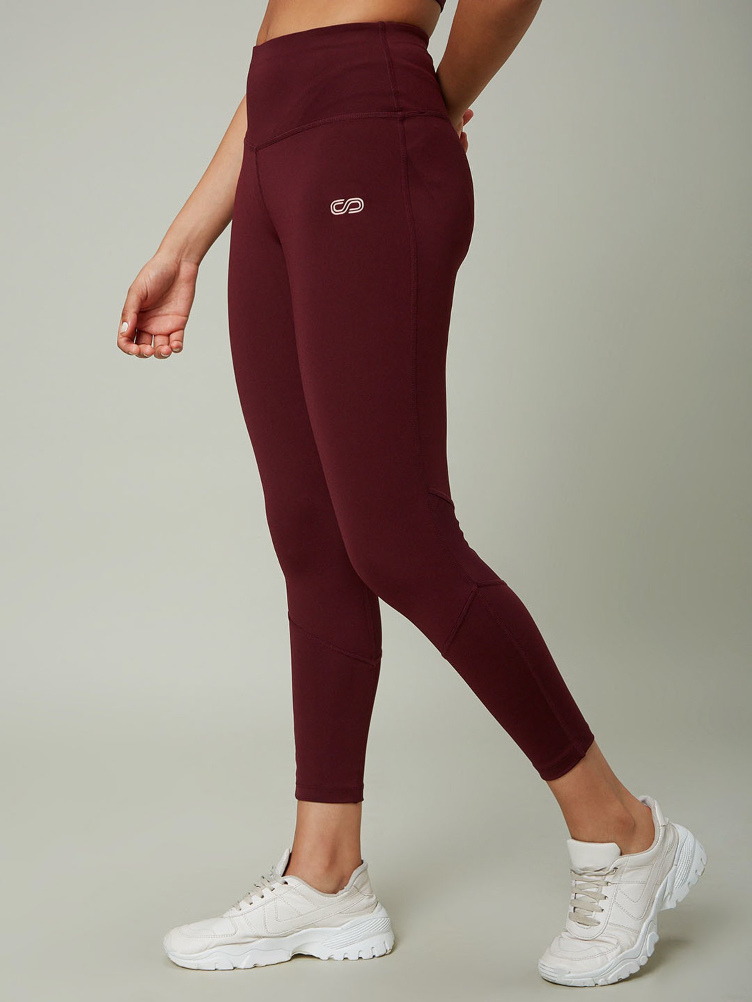 SILVERTRAQ Wine Logo Print Leggings