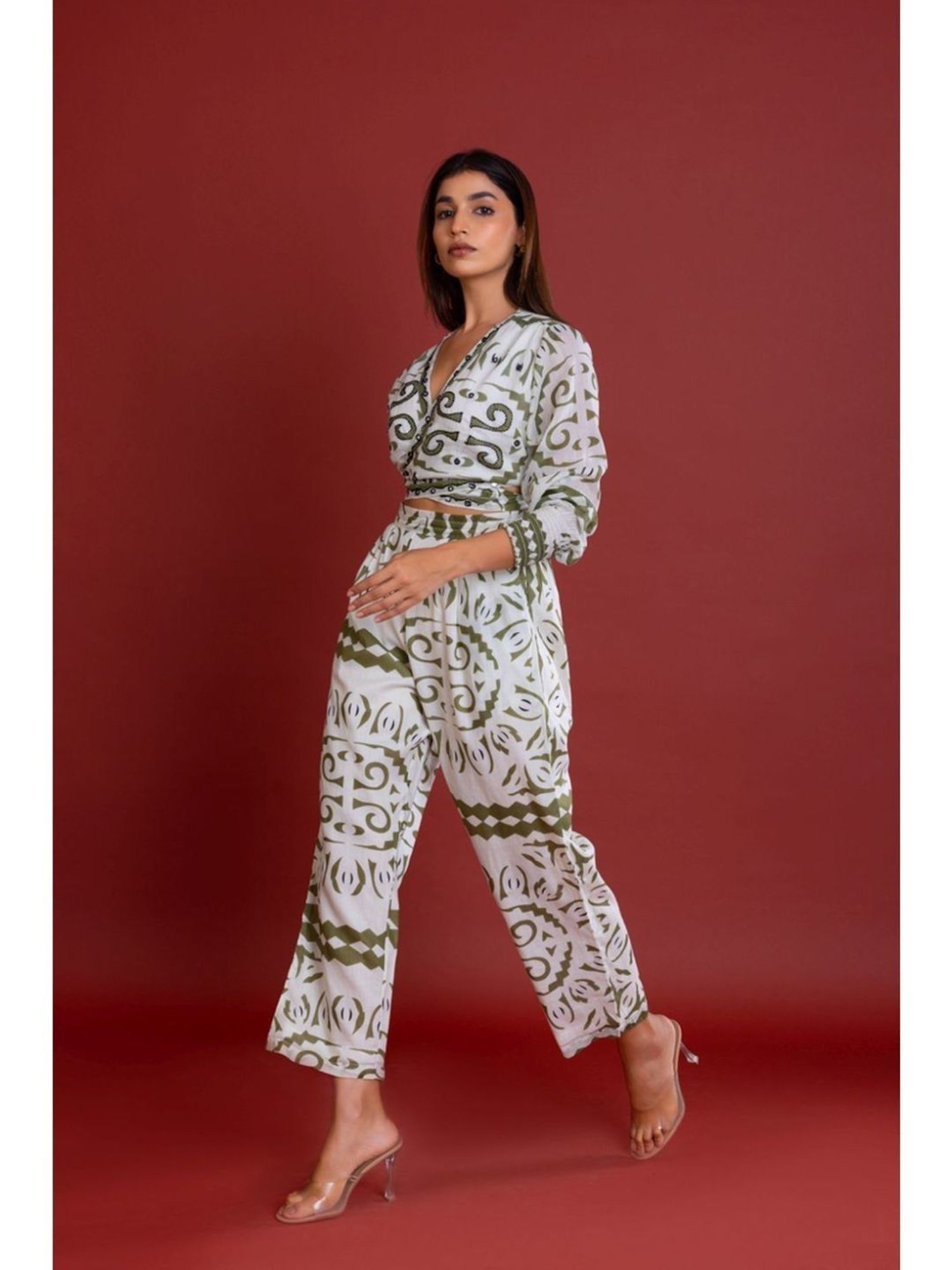 LABEL REYYA Label Green Crop Top With Pant