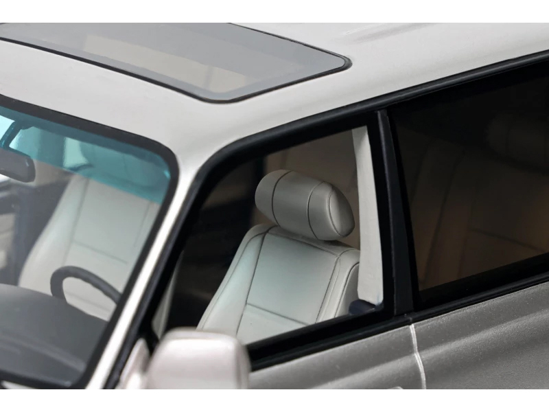 2014 Toyota Land Cruiser 76 Merlot Red Metallic 1/64 Diecast Model Car by Paragon Models