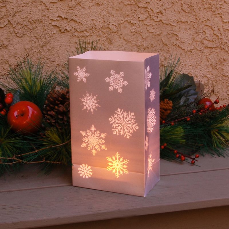 12ct Snowflake Plastic Luminaria Bags