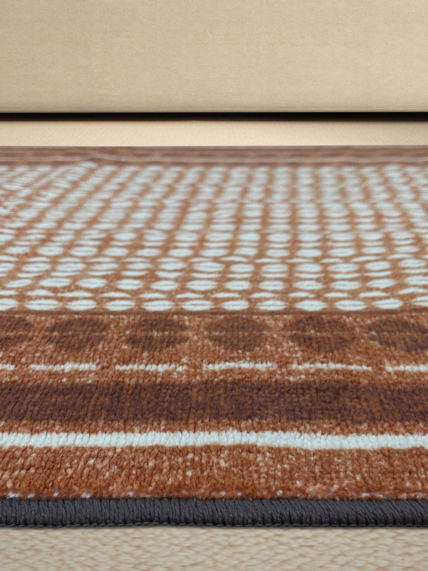 Welspun Blissful Brown Polyester 400 GSM Anti Skid Runner