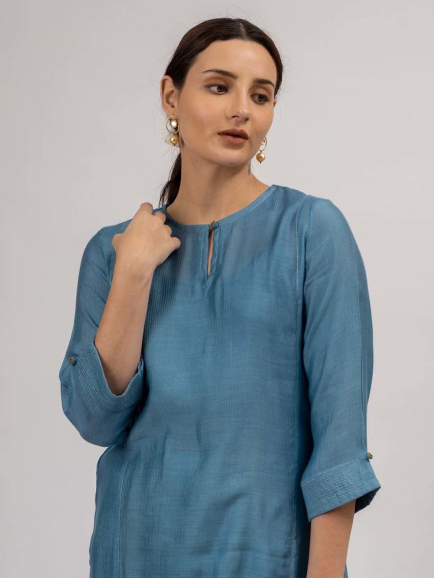 Mushio Blue & Grey Momento Stitch Detail Hand Woven Maheshwari Silk Kurta With Slip