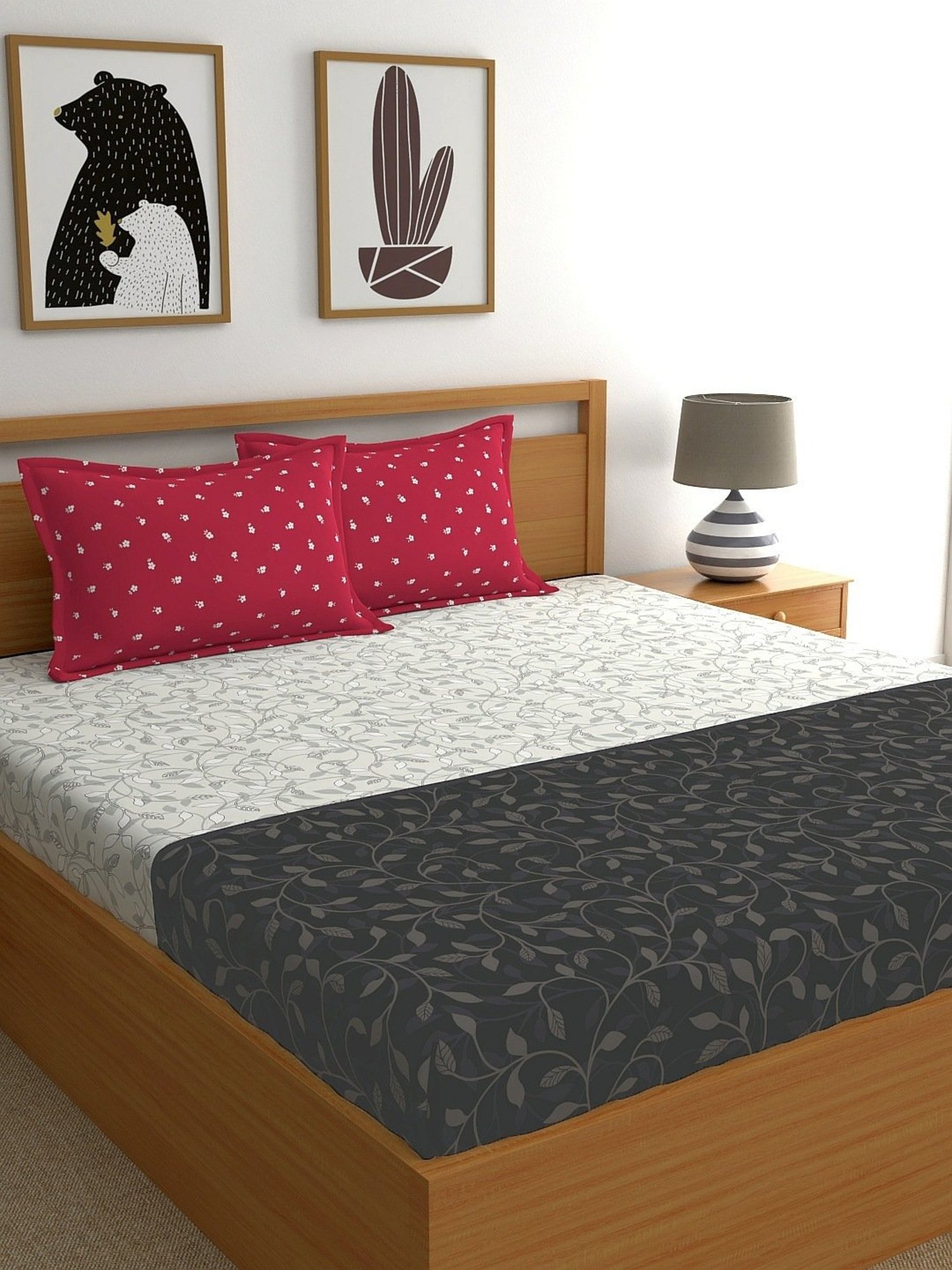 My Room Floral Black & White 140 TC Cotton Queen Bed Sheet with 2 Pillow Covers