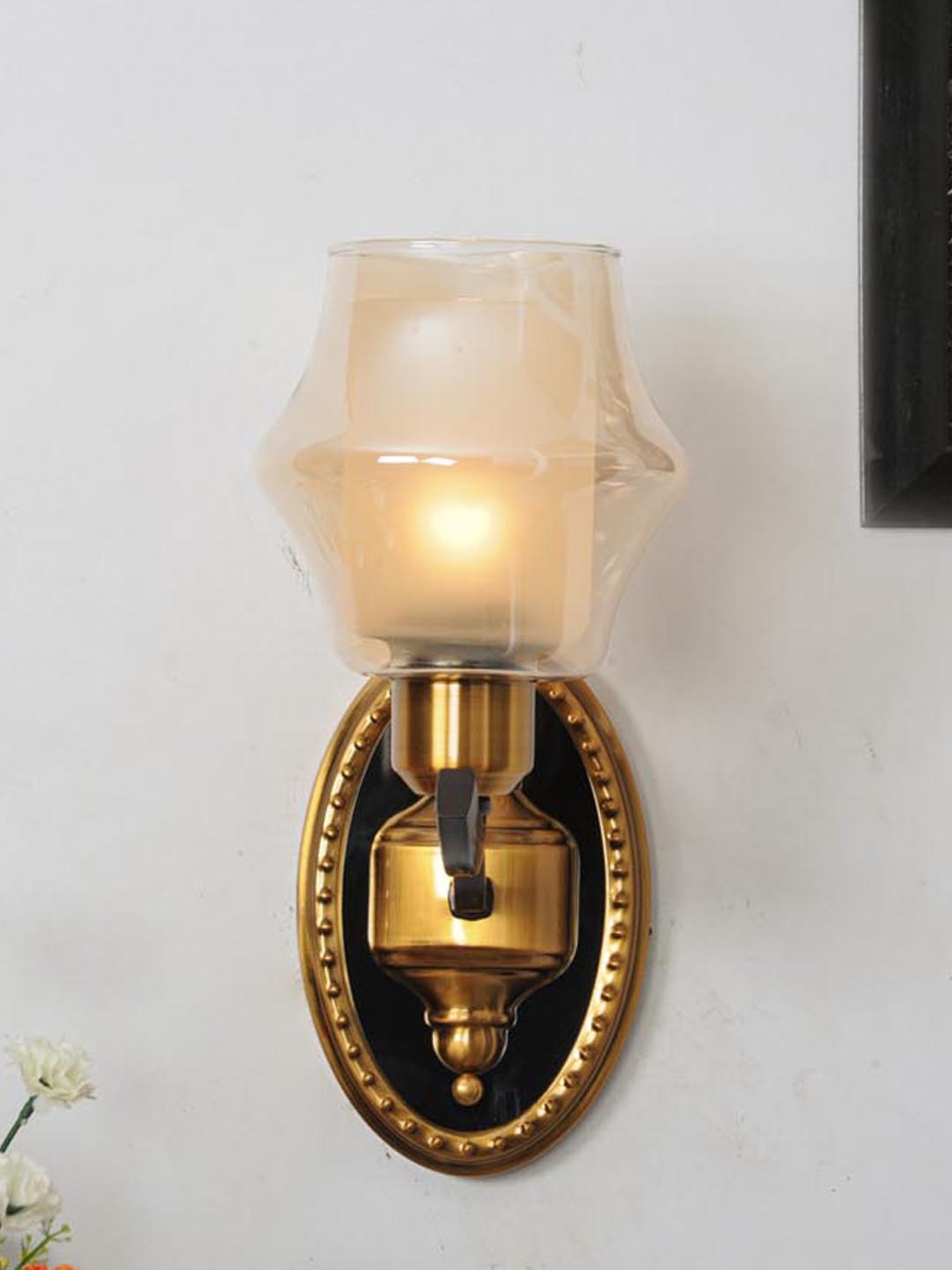 Kapoor E Illuminations Mysville Golden Metal Wall Light - Set of 1