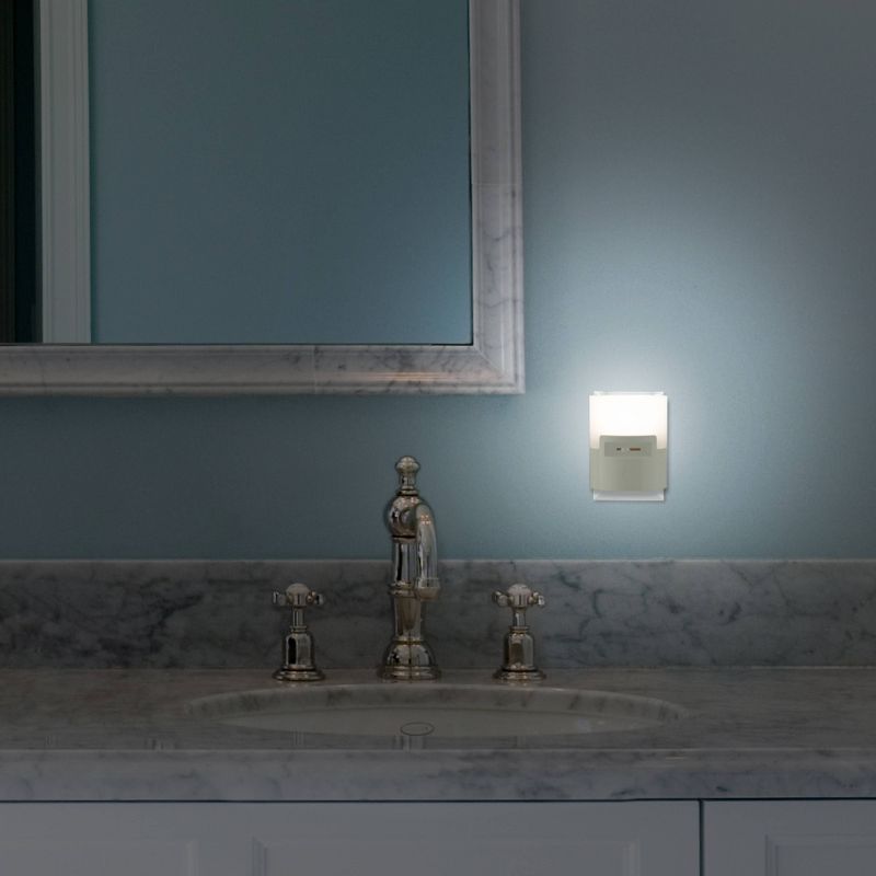 General Electric 100 Lumens LED Half Cup Sensing Dimmable Light White