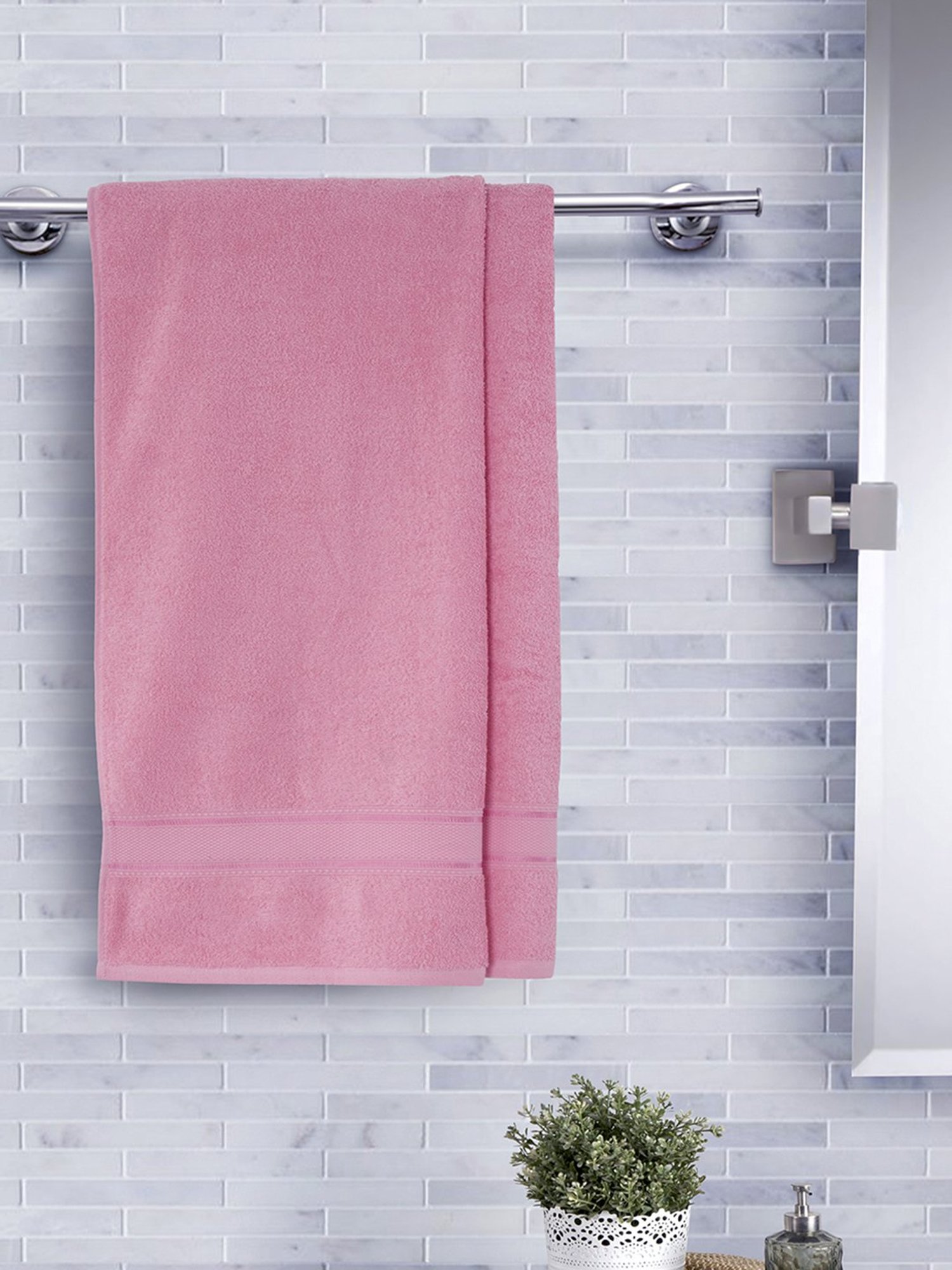 Inhouse Eddie Pink Solid 450GSM Cotton Medium Towel Set by maspar