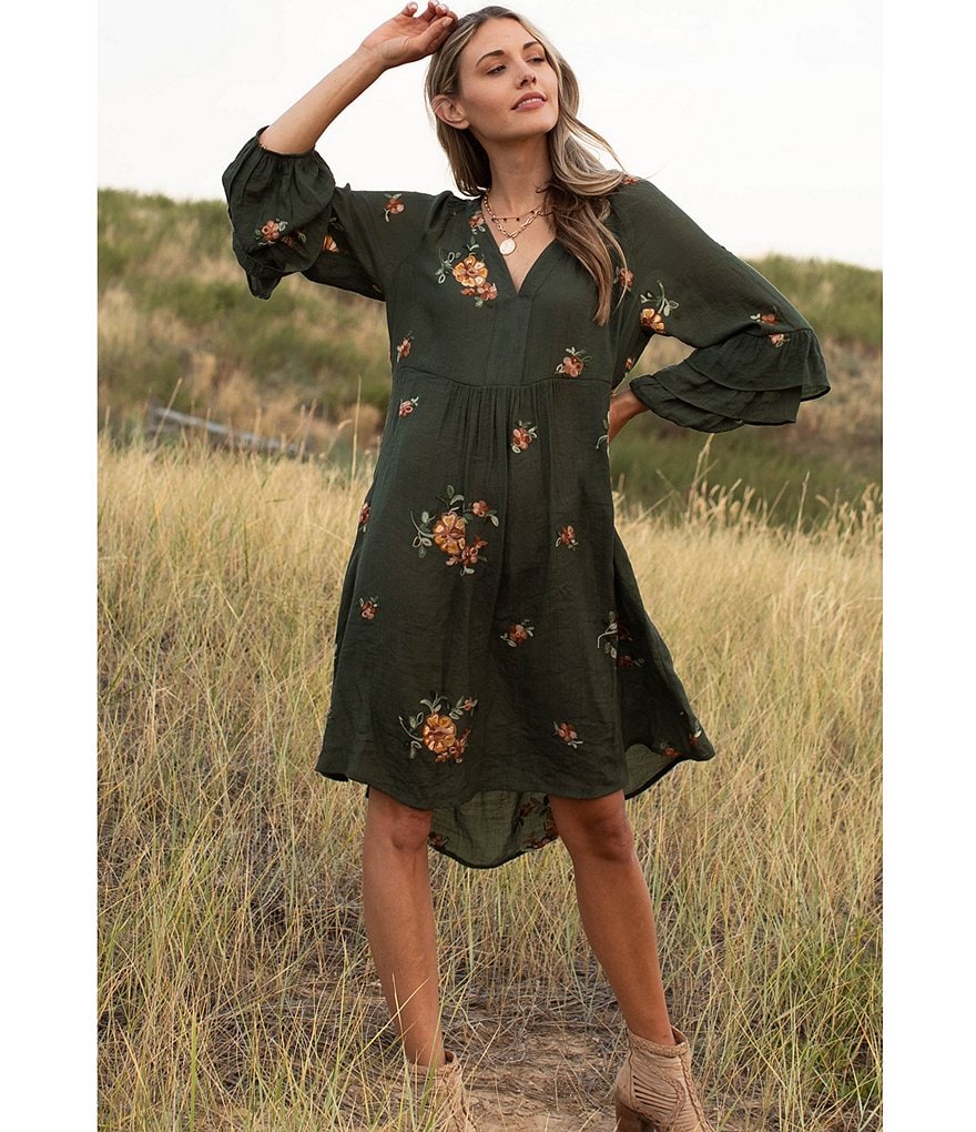 Figueroa & Flower Aviana Floral Embroidery V-Neck 3/4 Sleeve Double Tier Ruffle Sleeve Dress