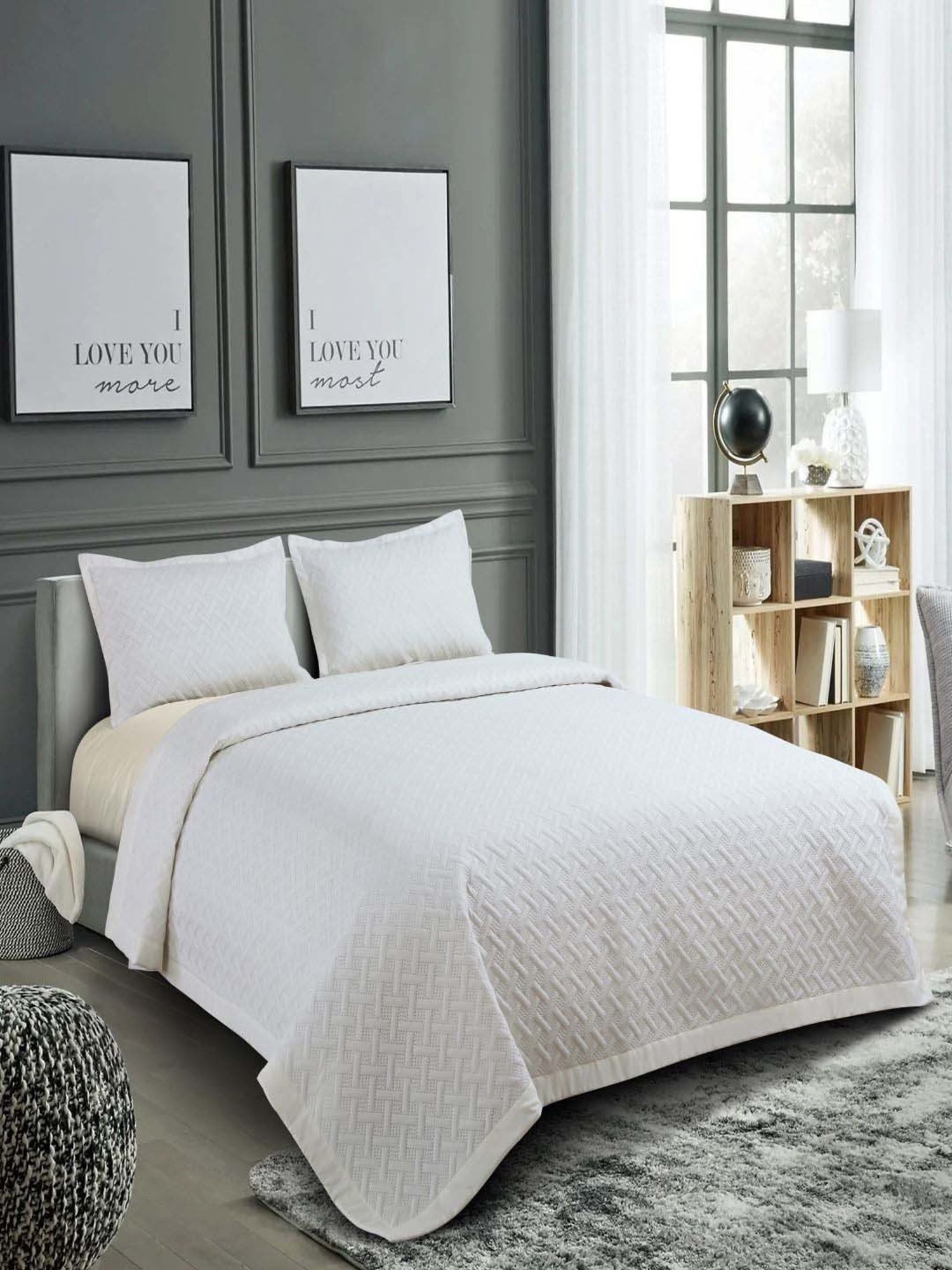 Hosta Homes Off White 280 TC Polycotton Quilted Queen Bedsheet with 2 Pillow Covers