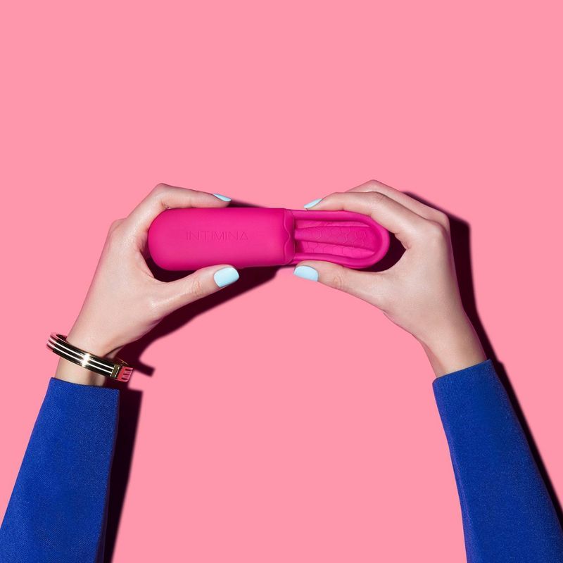 Intimina Ziggy Reusable Menstrual Cup with Flat-fit