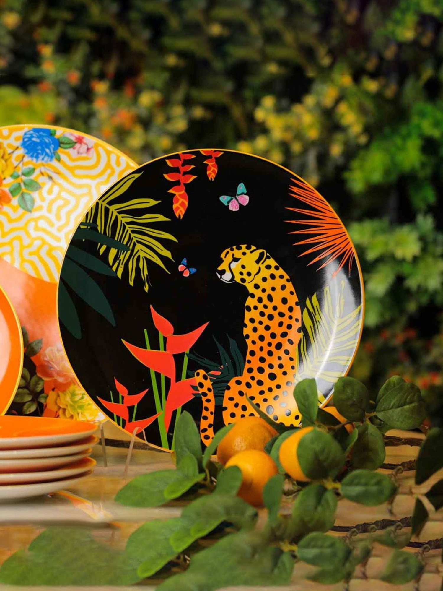 Pure Home and Living Transparent Glass Textured Dinner Plates