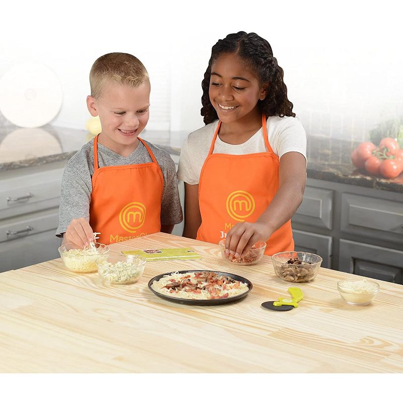 Jazwares MasterChef Junior Pizza Cooking Set - Kit Includes Real Cookware for Kids and Recipes, 5pc