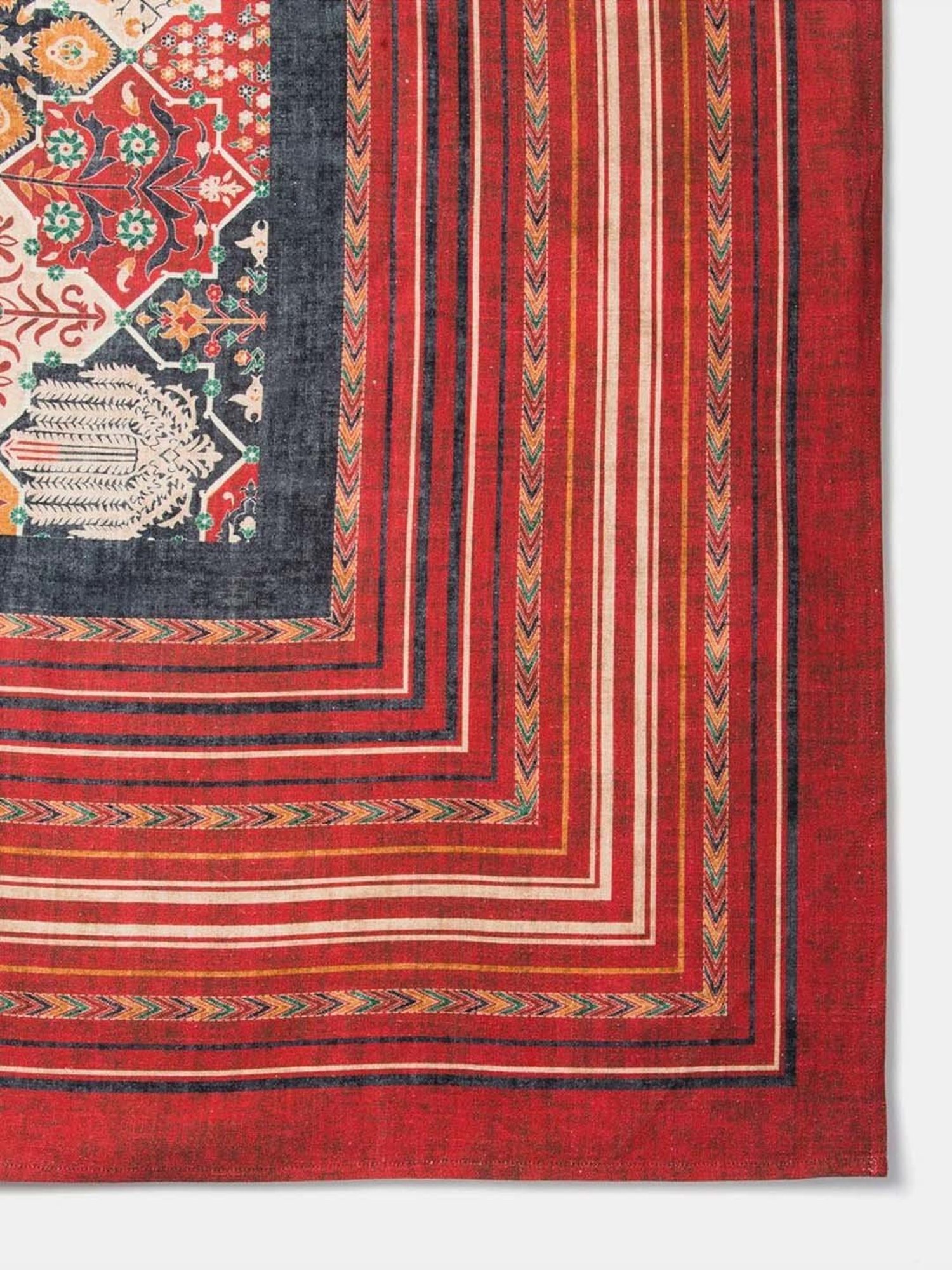 DDECOR Live beautiful Geometric Insignia Dove 210 TC Cotton Comforters - Set of 3