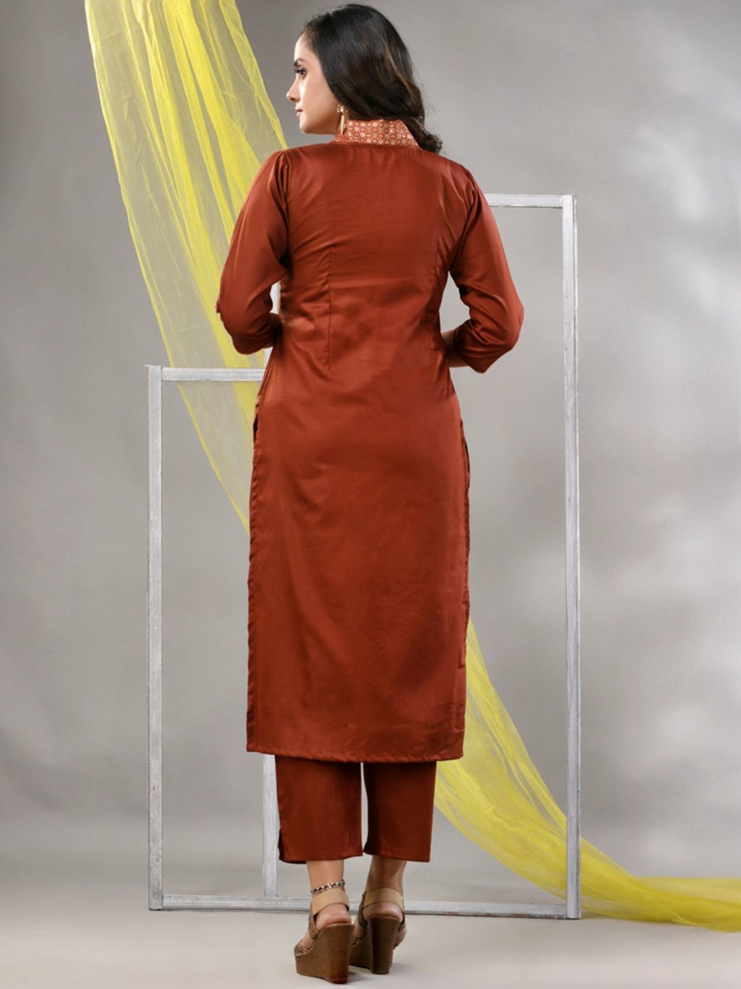 Charukriti Brown Straight Kurta