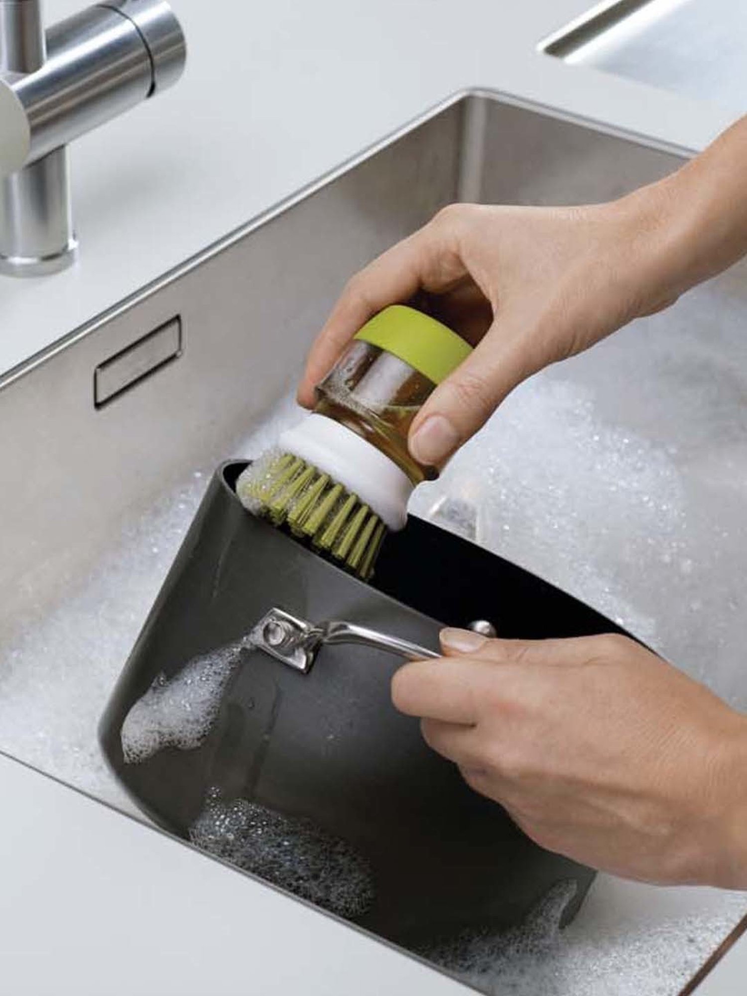 Joseph Joseph Green Plastic 9 cm Palm Scrub - Set of 1