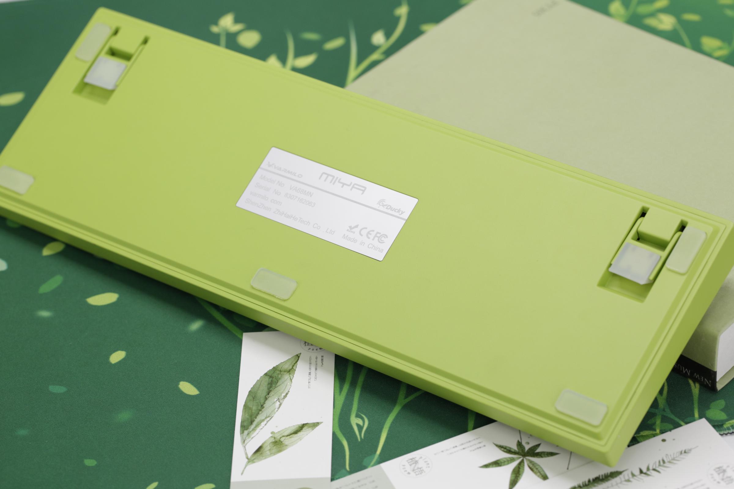 2, 60% Wired/Wireless Mechanical Keyboard (Kailh Box Brown Switch/White Case) - Full Keys Programmable - True RGB Backlit - Tap Arrow Keys - Double Shot PBT Keycaps - NKRO - 1900mAh Battery