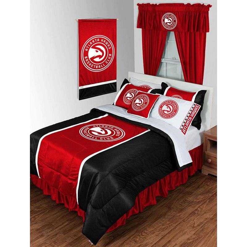 NBA Wall Hanging Basketball Team Logo Tapestry Accent - Atlanta Hawks