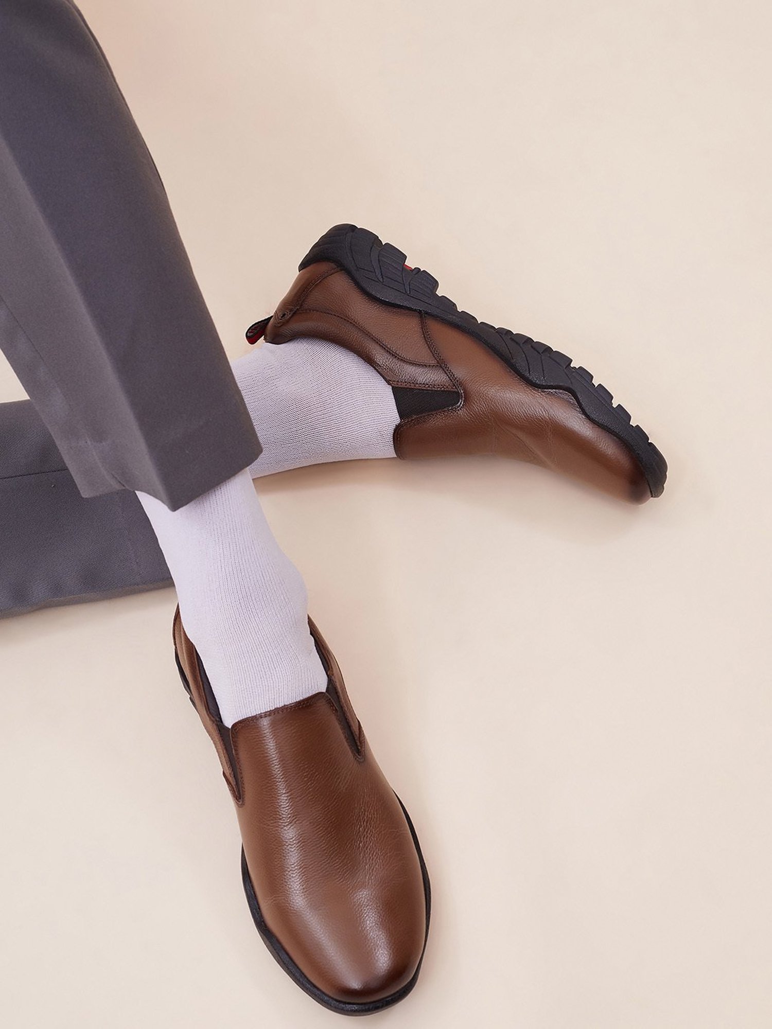 Hitz Men's Tan Casual Loafers