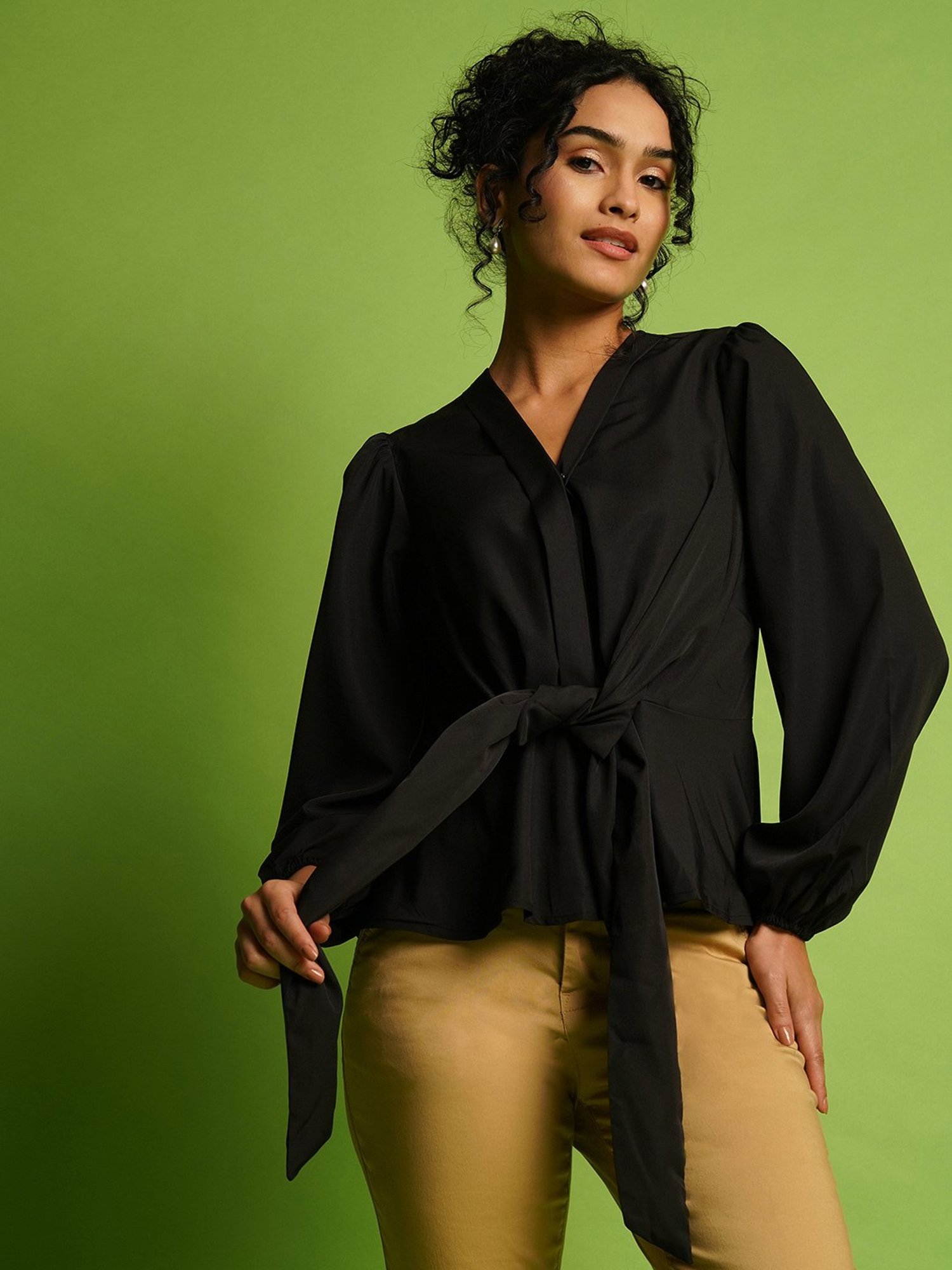 Globus Black Regular Fit Peplum Top